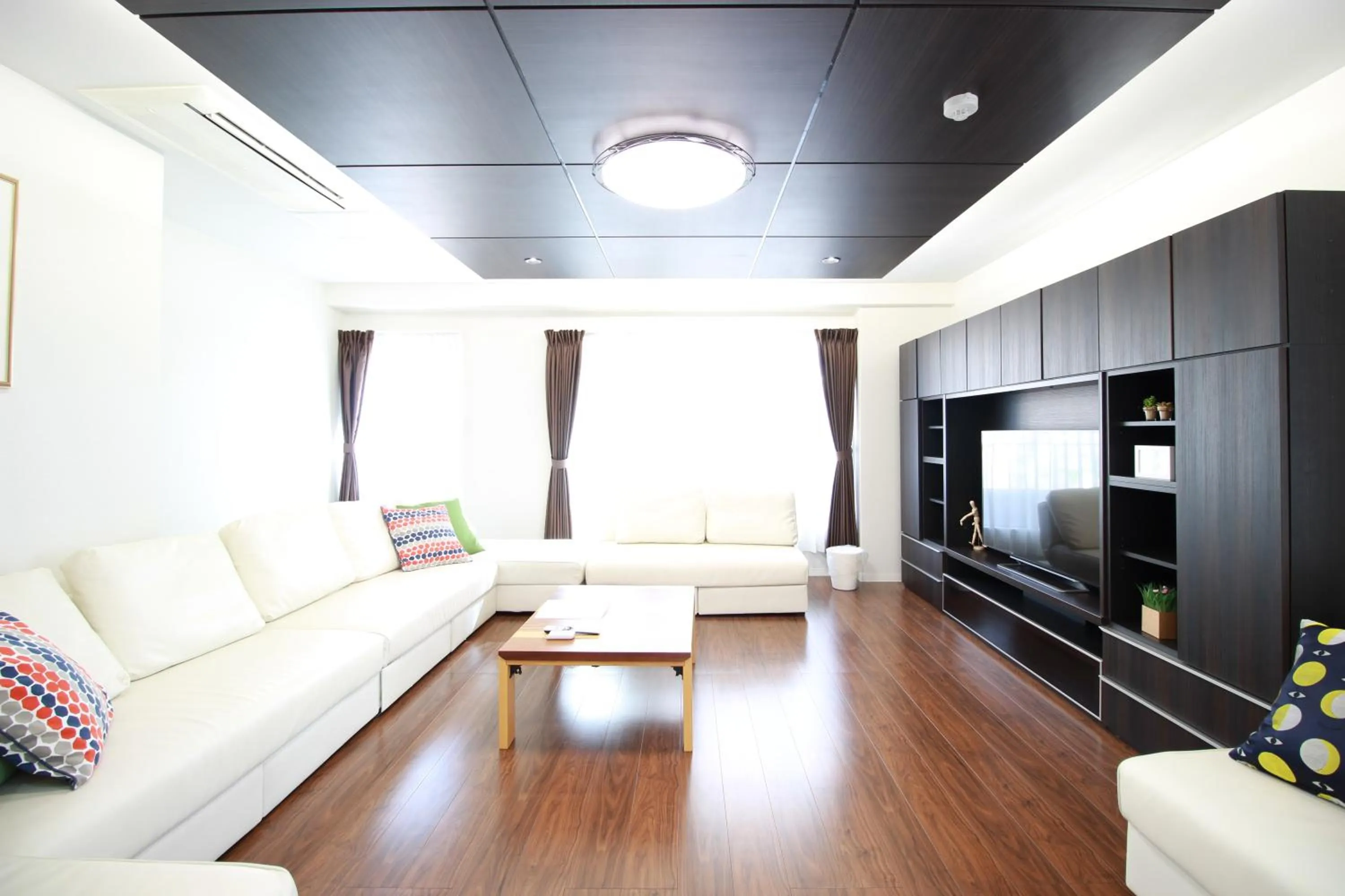 TV and multimedia in Atrium Deluxe Apartments Osaka - Self Check-In Only