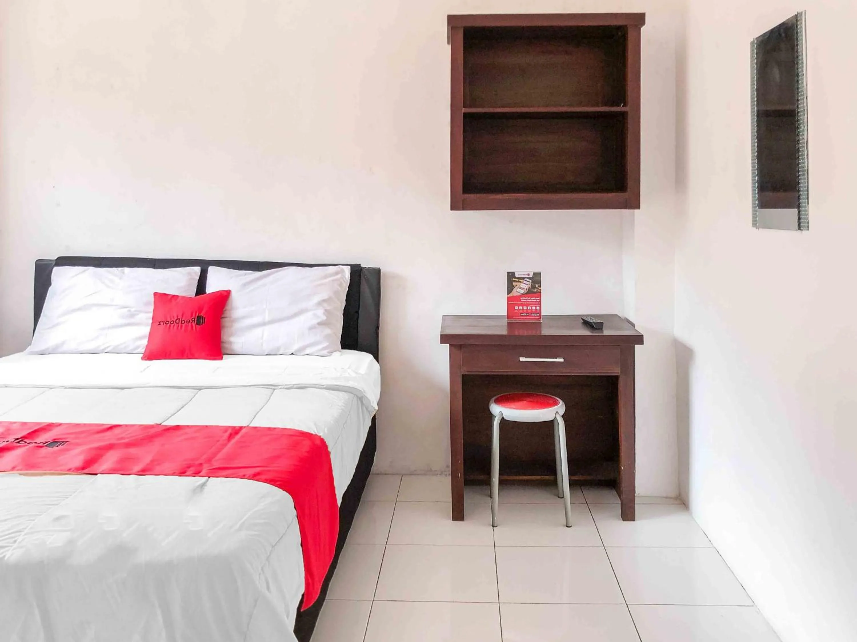Bed in RedDoorz near Eco Green Park Batu