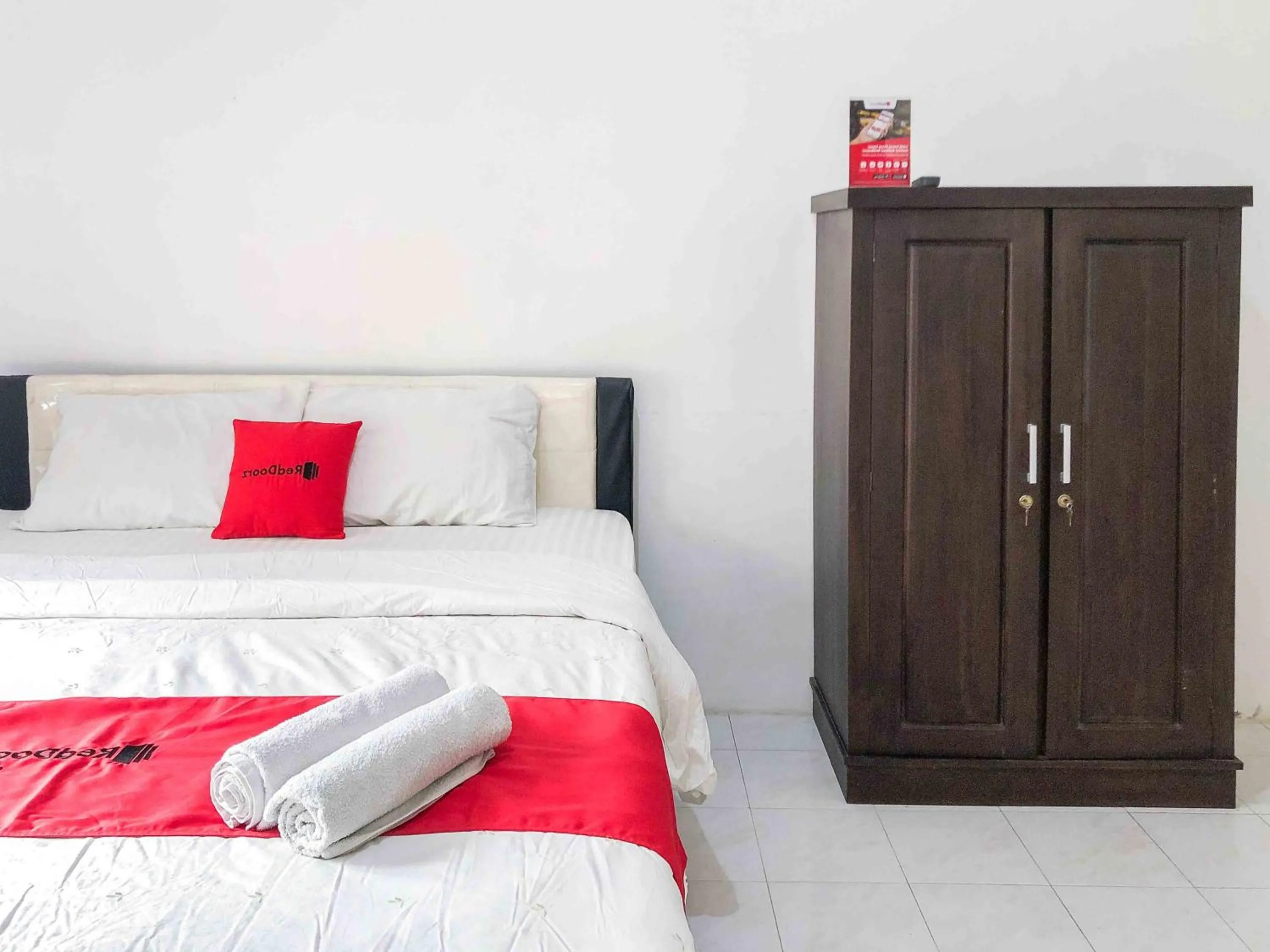 Bed in RedDoorz near Eco Green Park Batu
