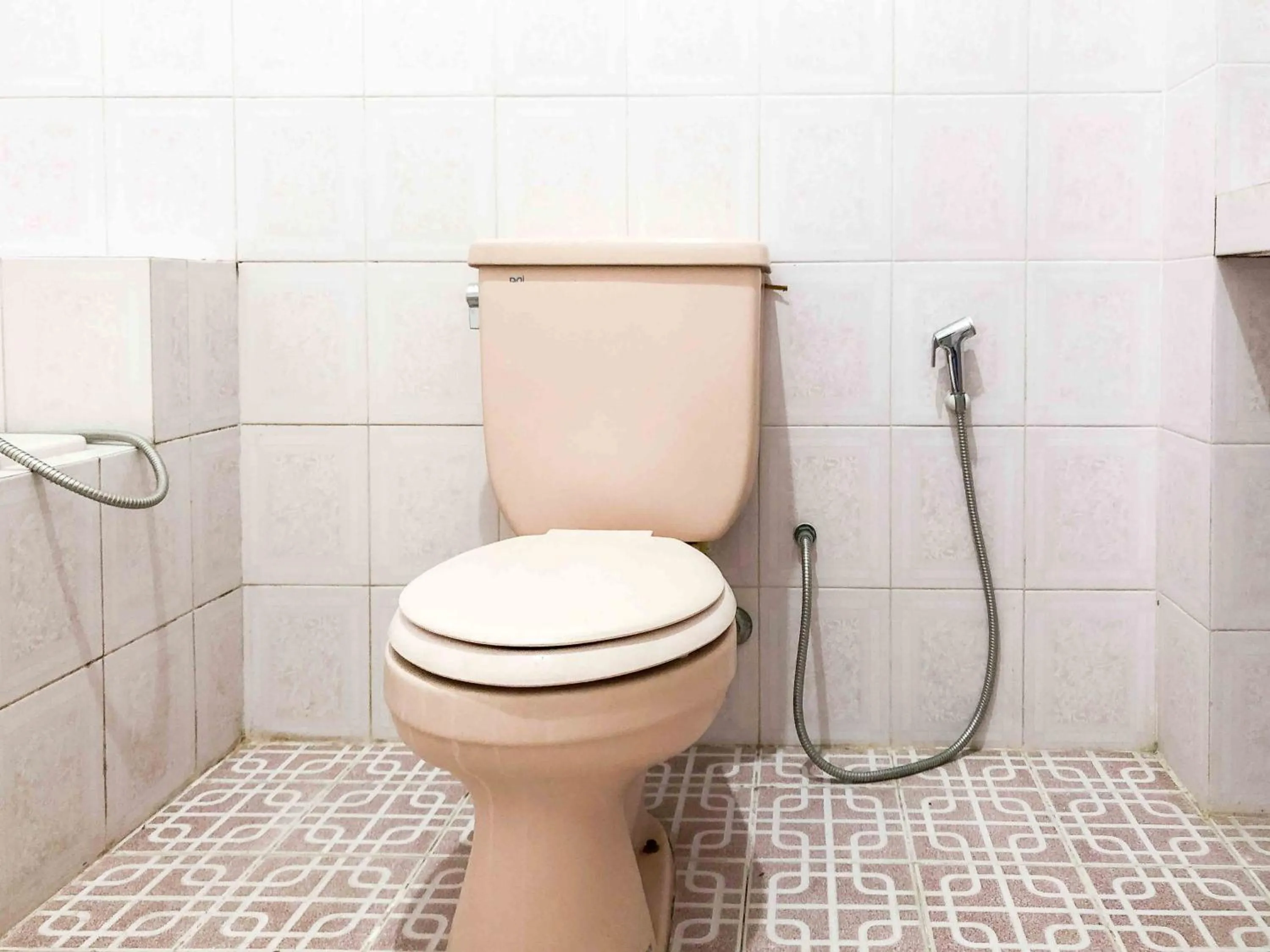 RedDoorz near Eco Green Park Batu