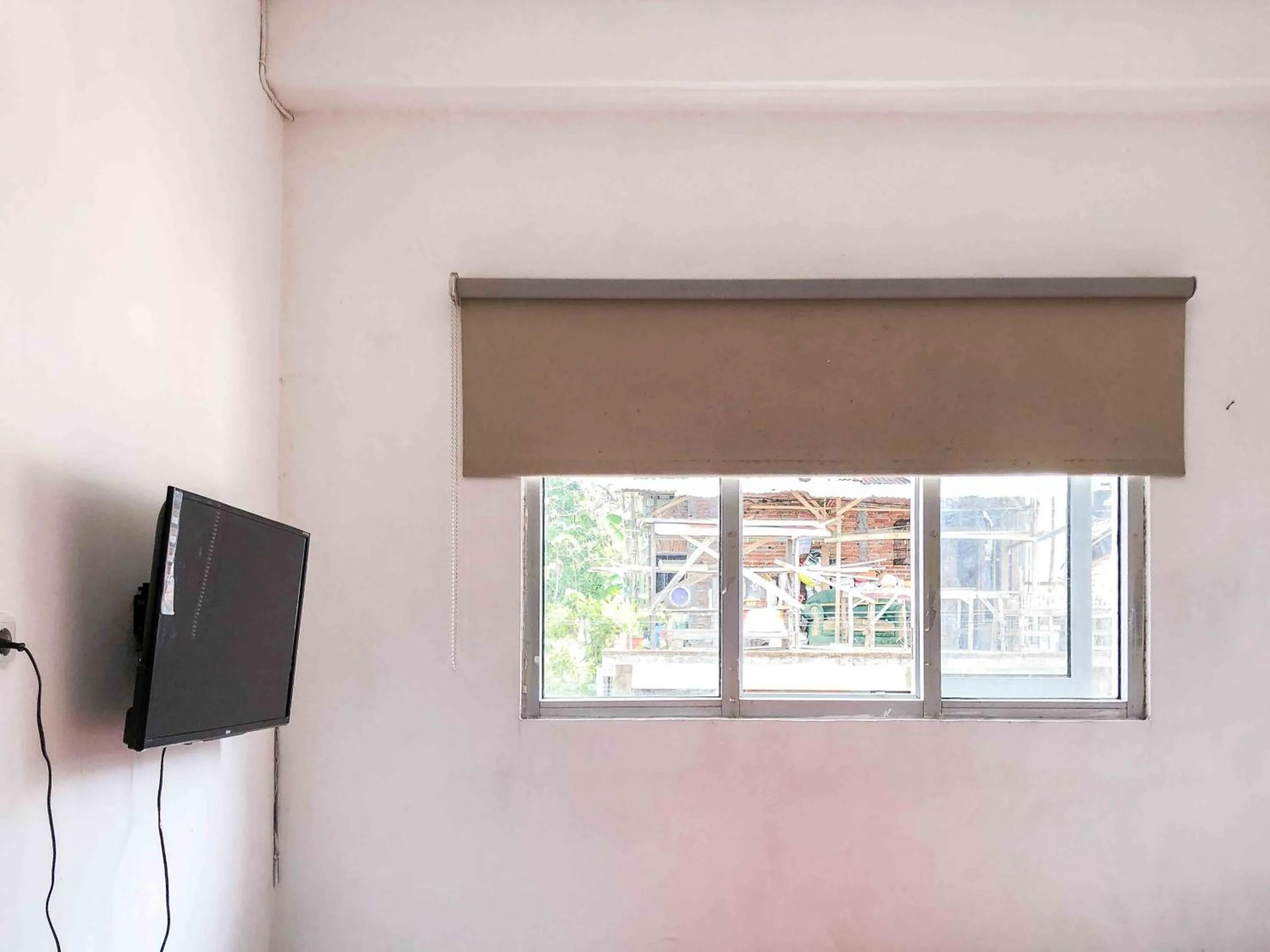 RedDoorz near Eco Green Park Batu