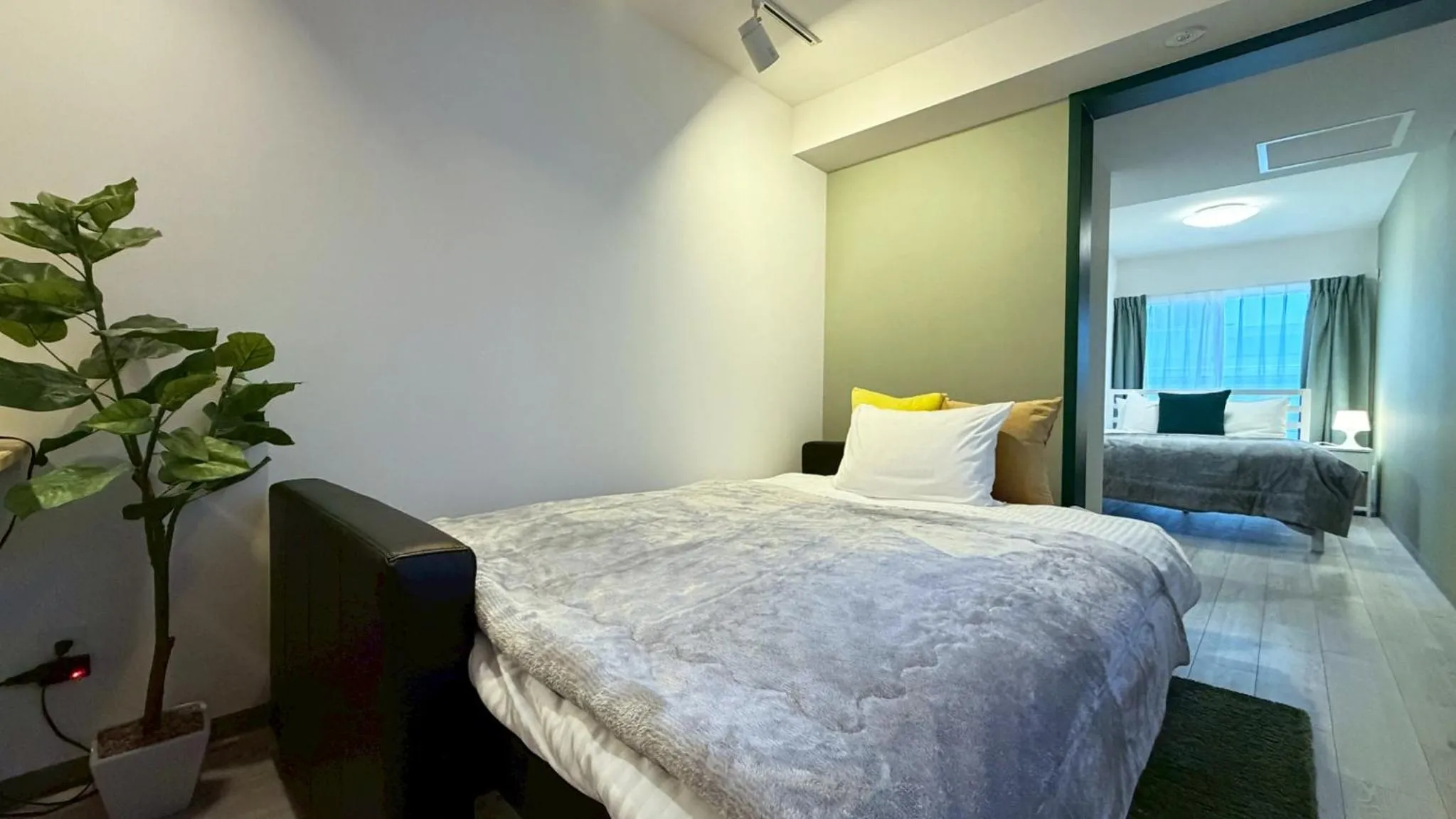 Bed in Glass Shiseikan