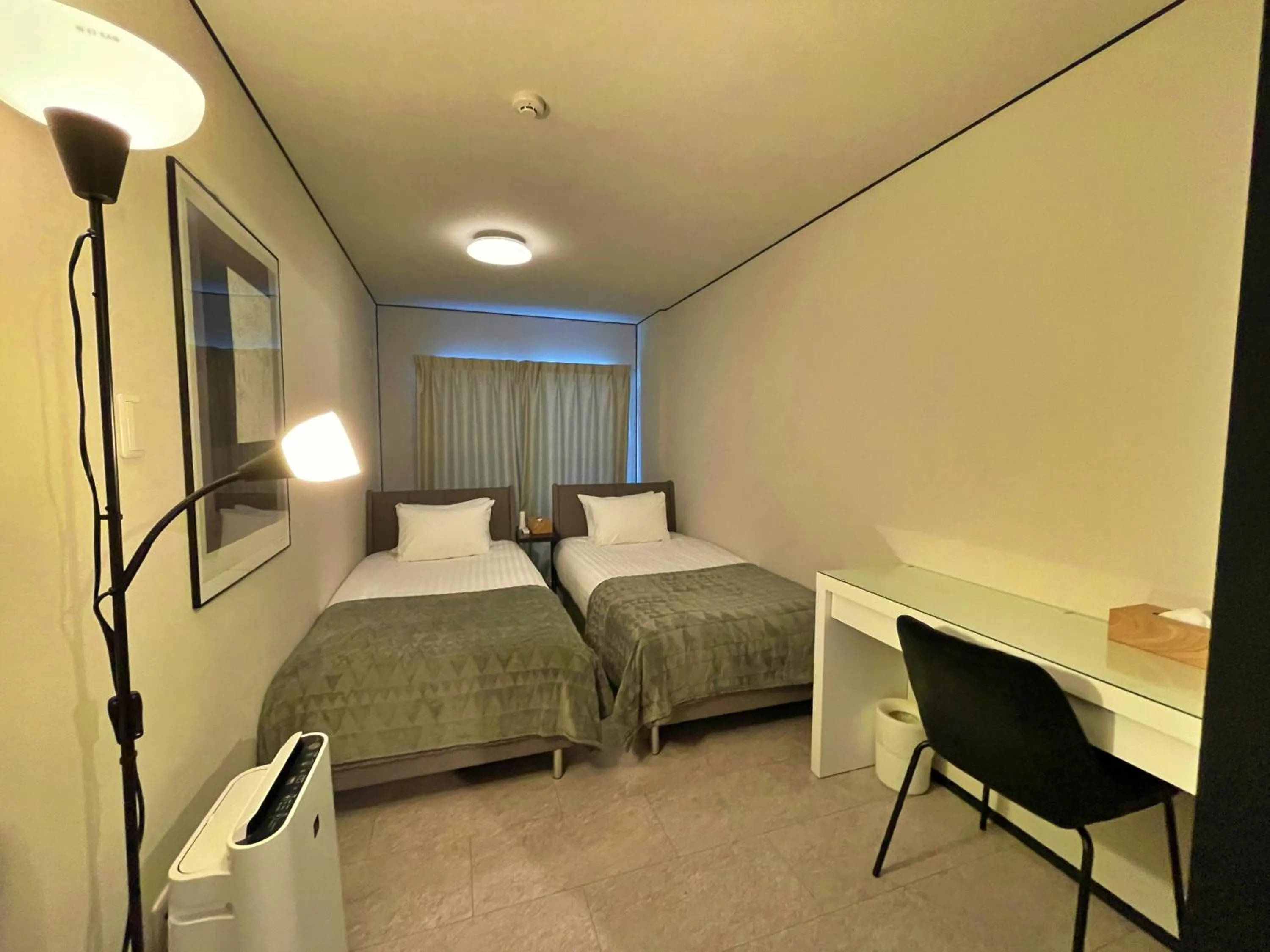 Bed in Glass Shiseikan