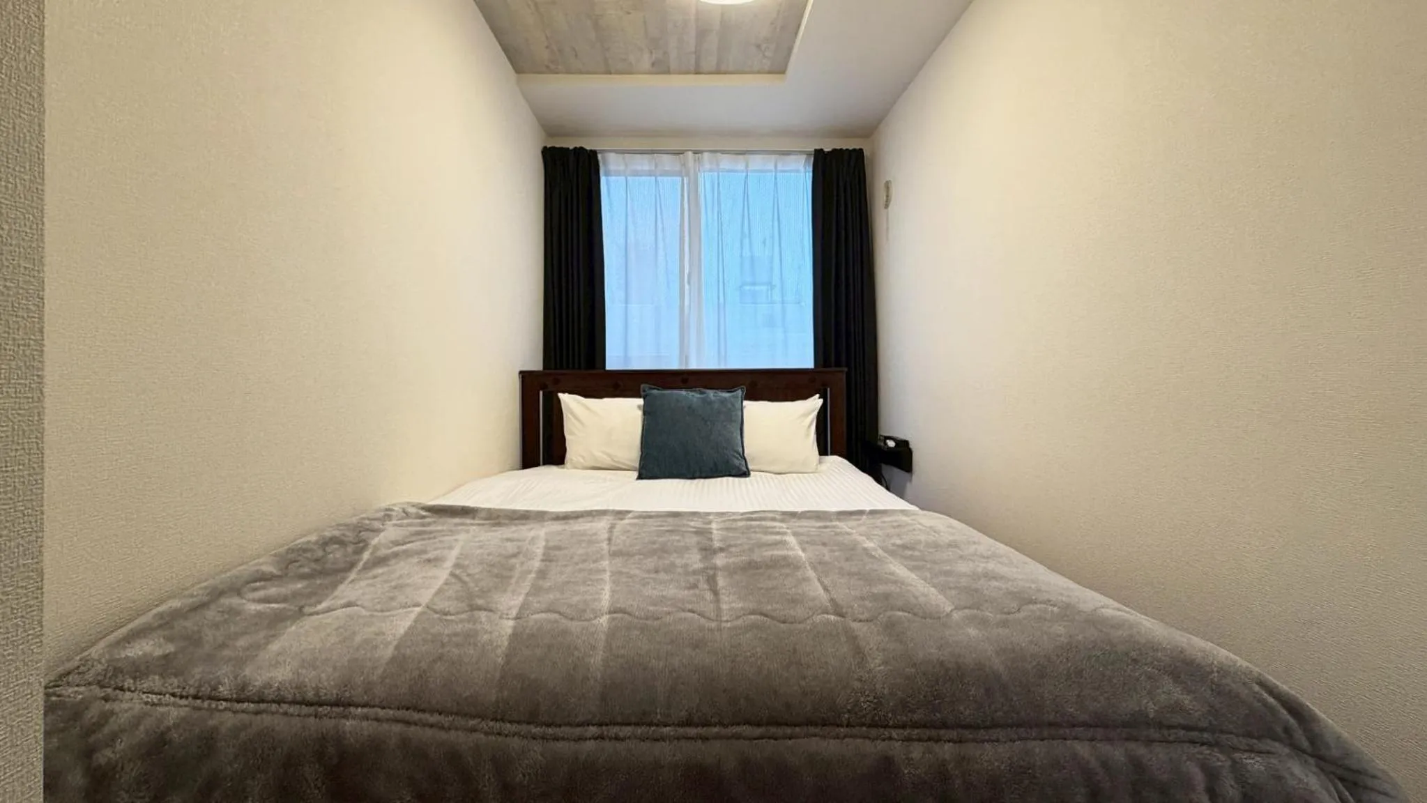 Bed in Glass Shiseikan