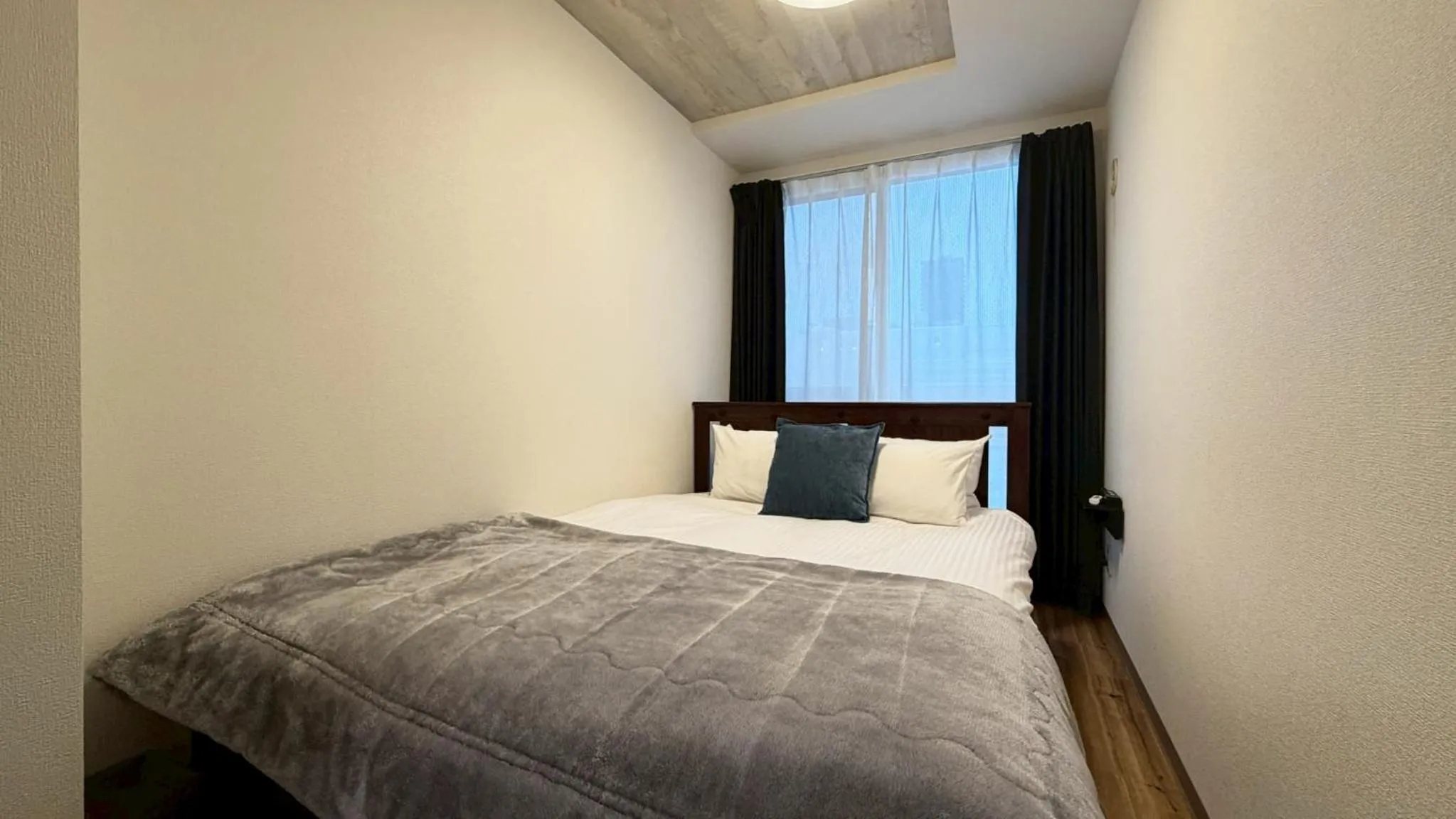 Bed in Glass Shiseikan