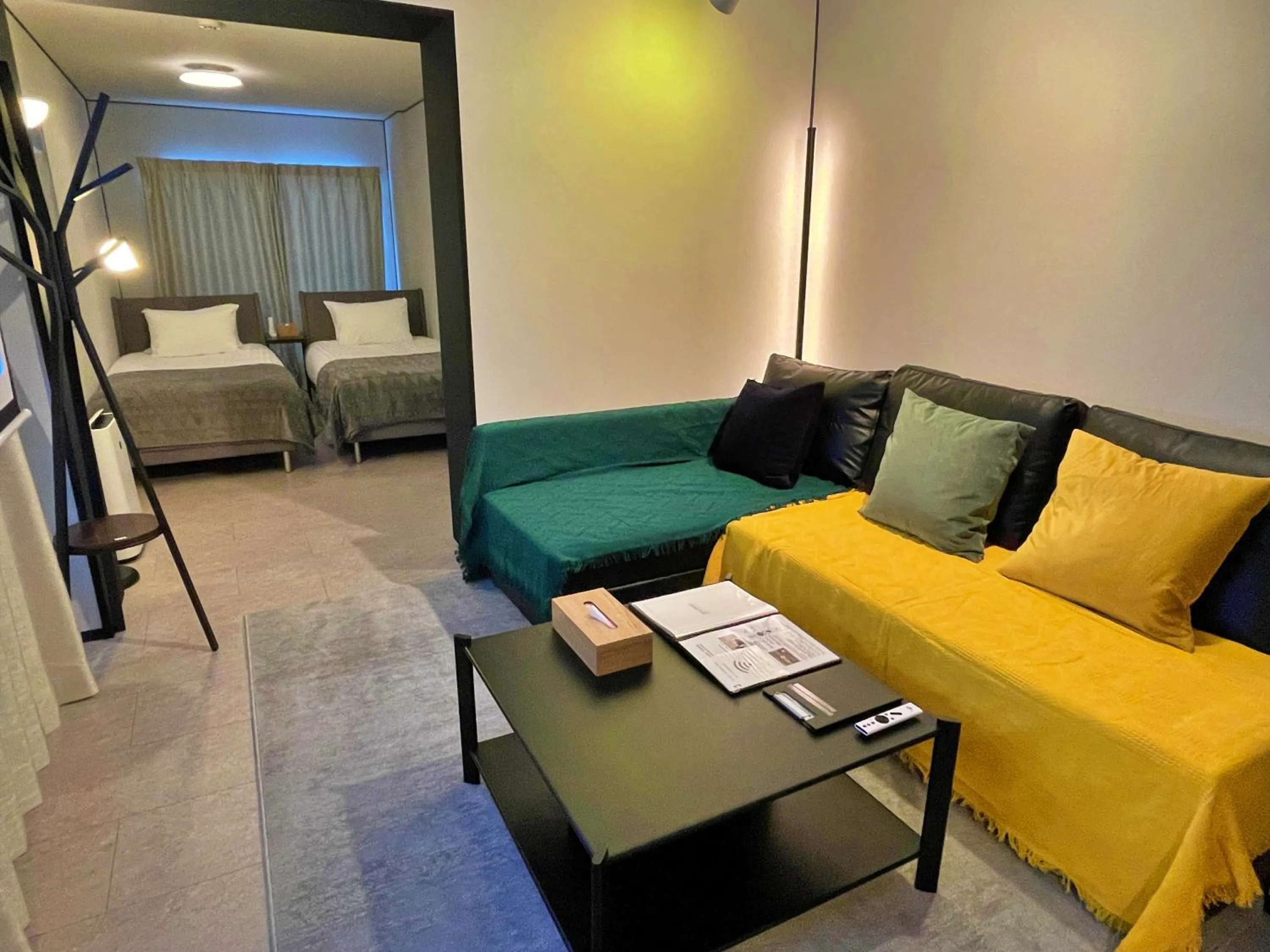 Bed in Glass Shiseikan