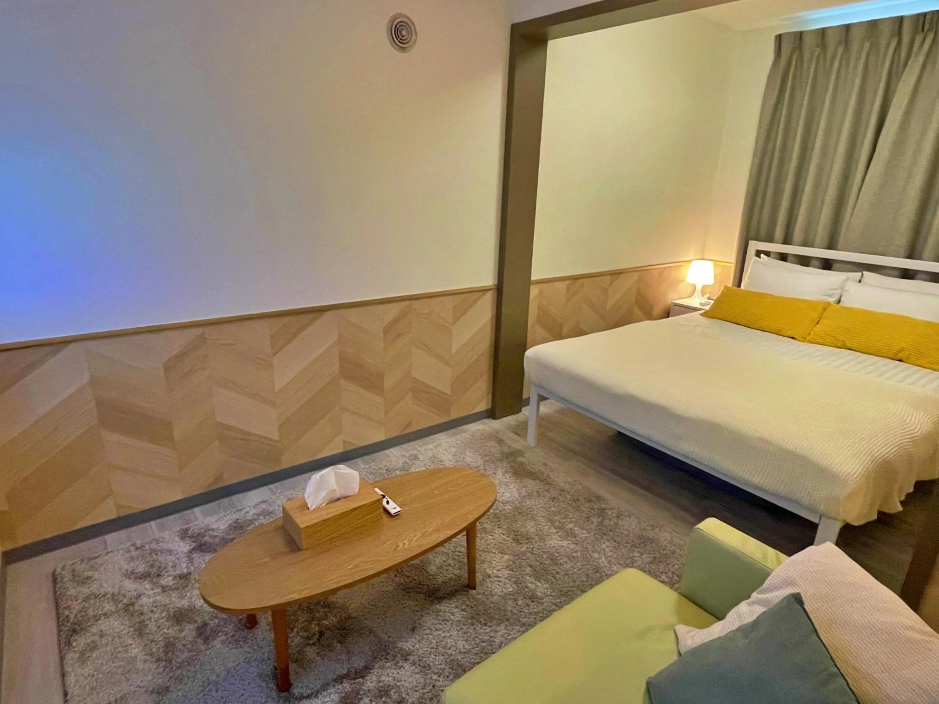 Bed in Glass Shiseikan