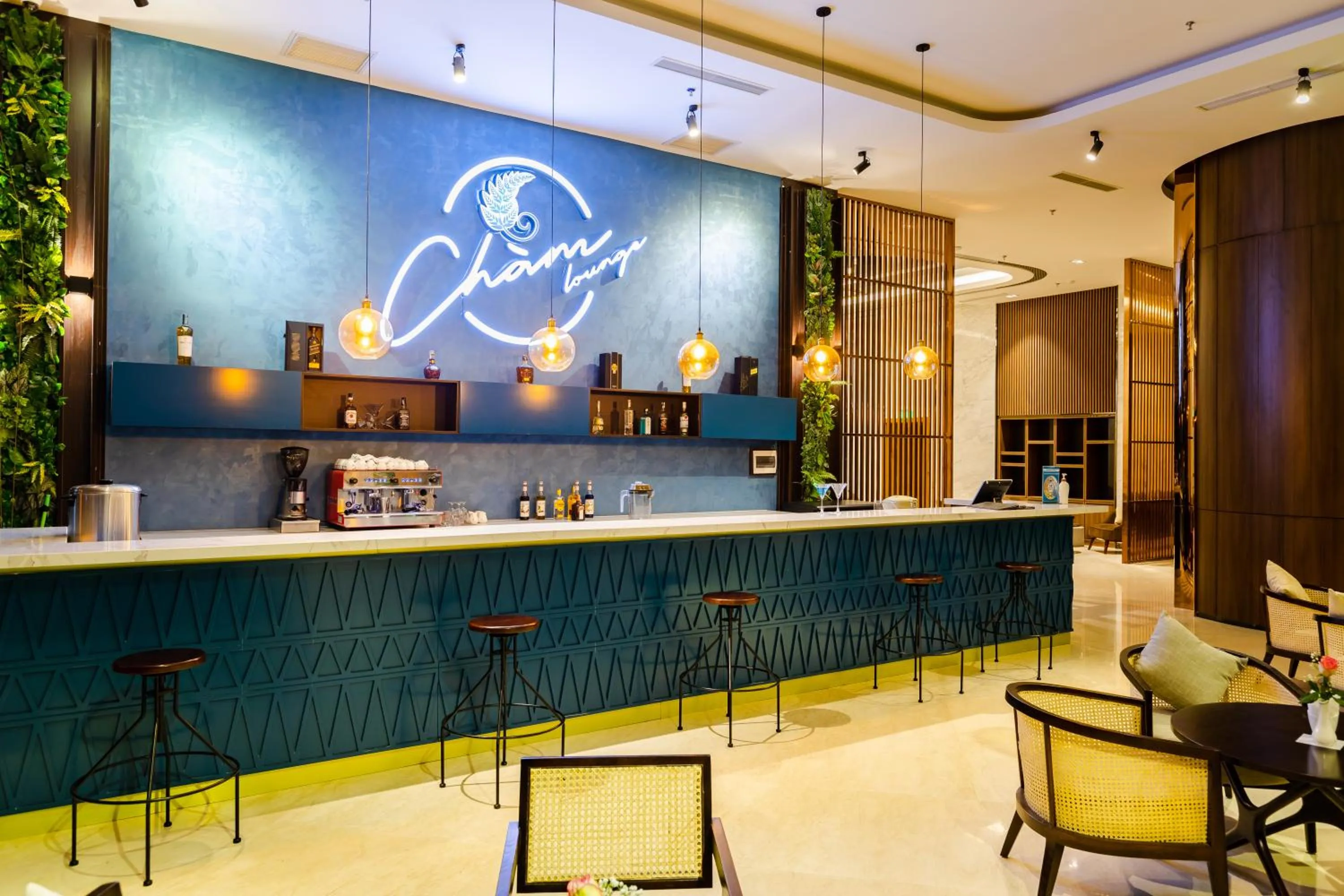 Lounge or bar in Muong Thanh Luxury Ha Long Centre Hotel