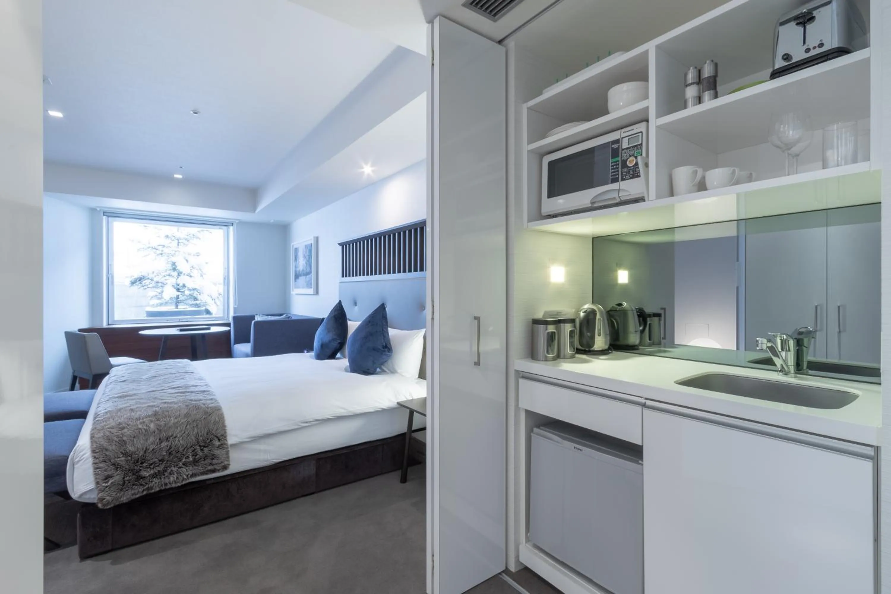 Kitchen or kitchenette, Bed in The Vale Niseko