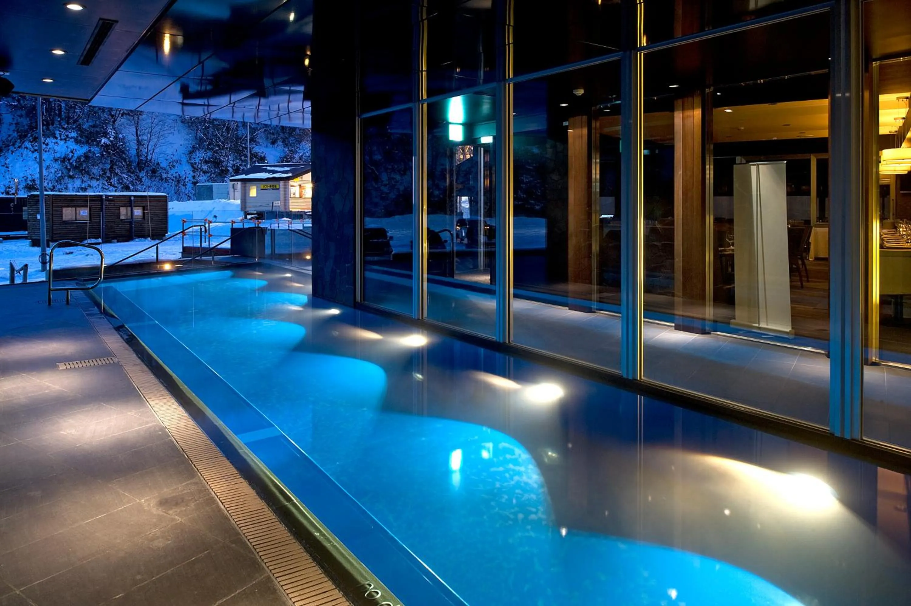 Night in The Vale Niseko