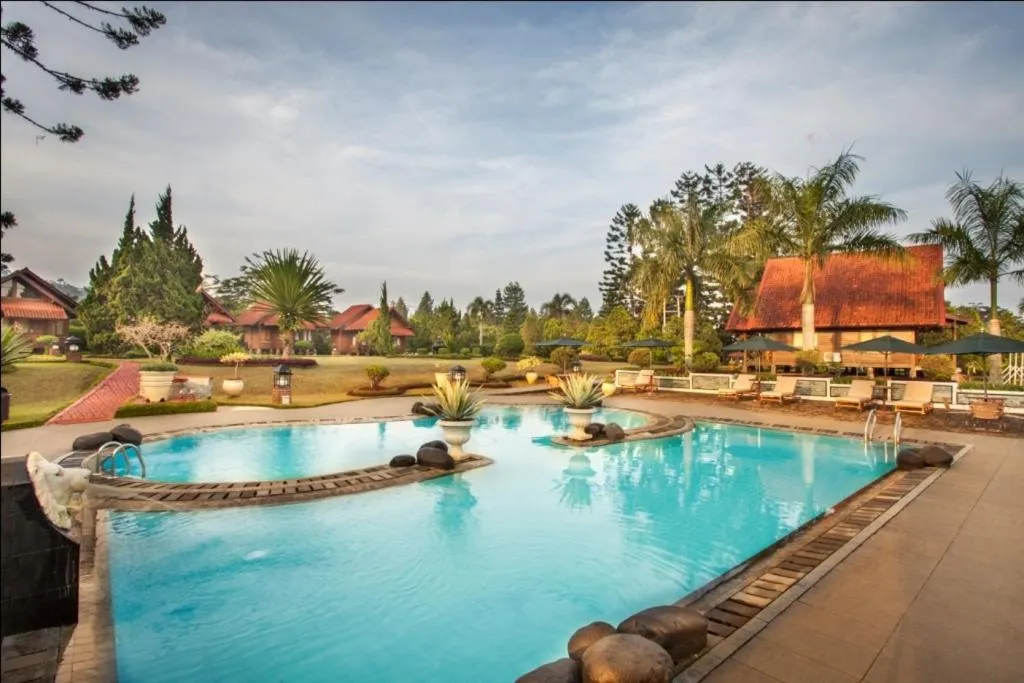 Swimming pool in Citra Cikopo Hotel & Family Cottages