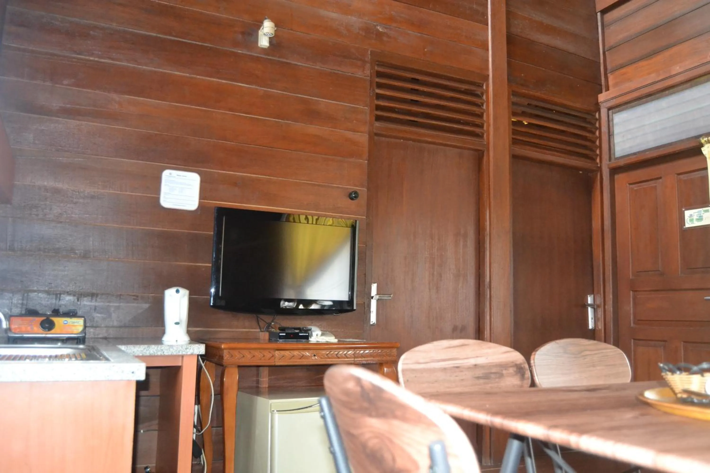 TV and multimedia in Citra Cikopo Hotel & Family Cottages