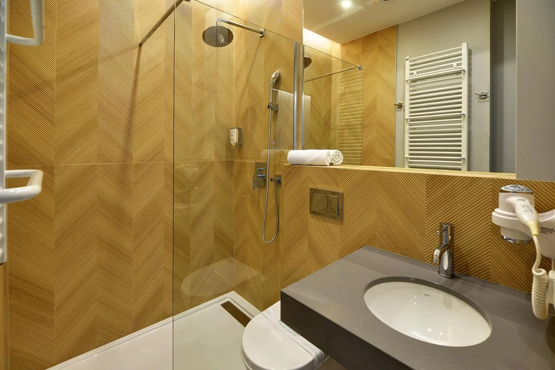 Bathroom in Restauracja RETRO