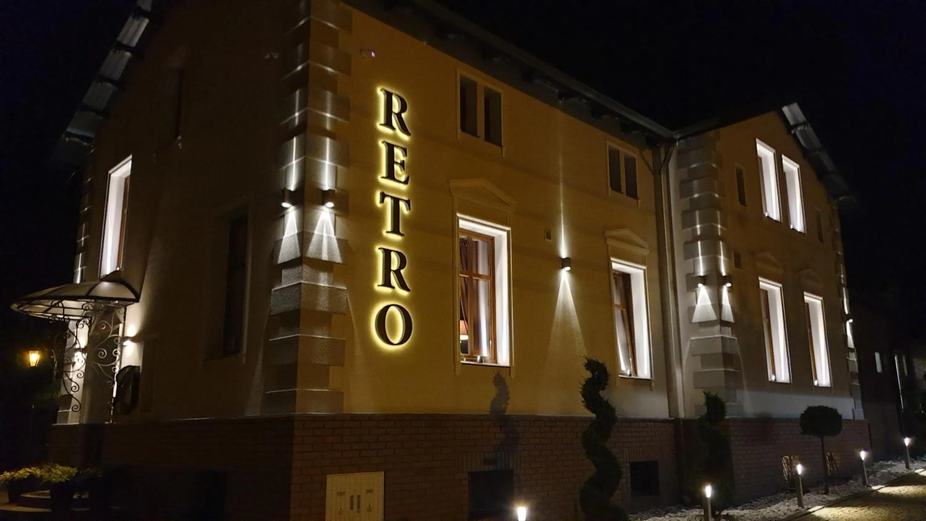 Property building in Restauracja RETRO