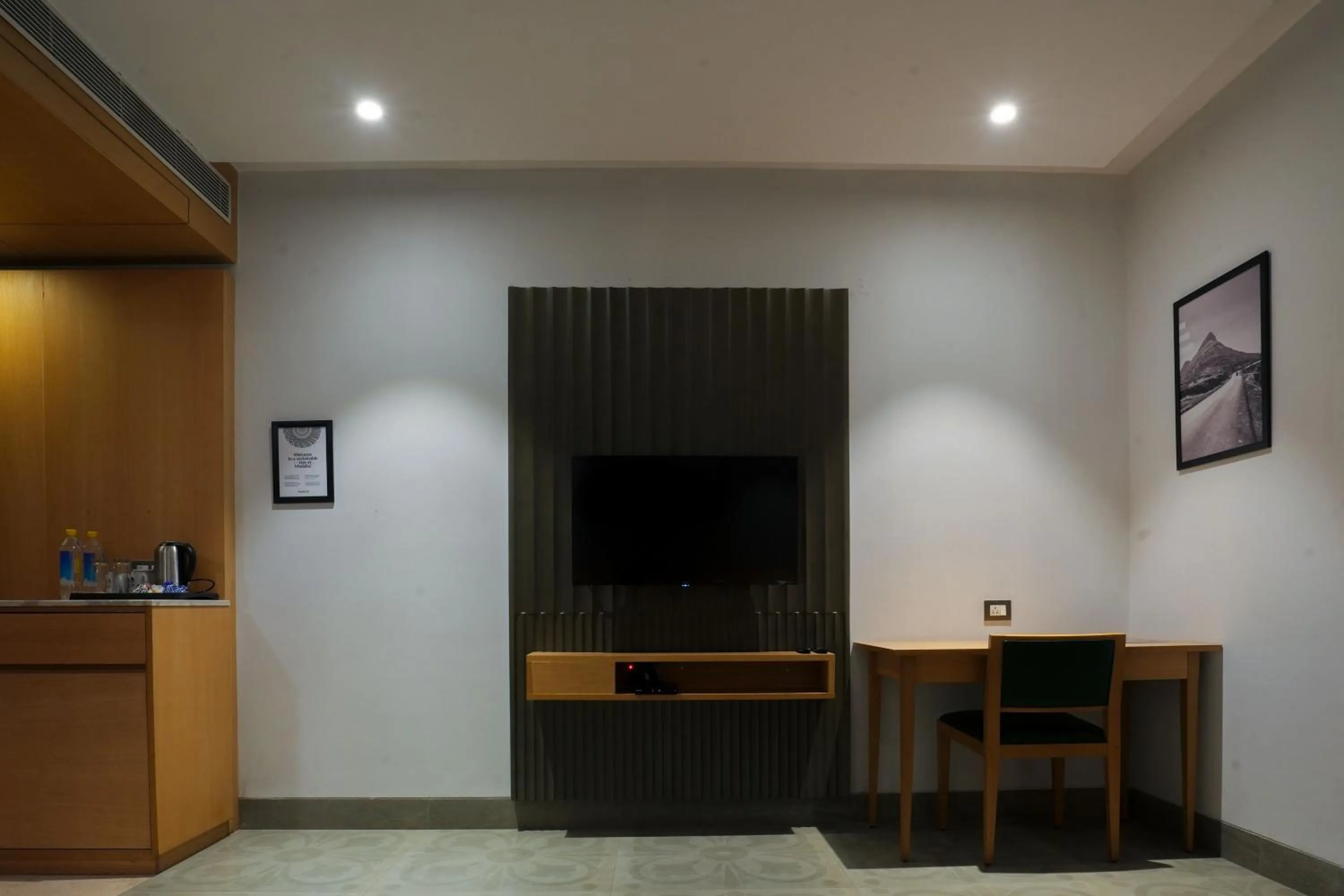 TV and multimedia in Medalio Resort Udaipur Shobhagpura