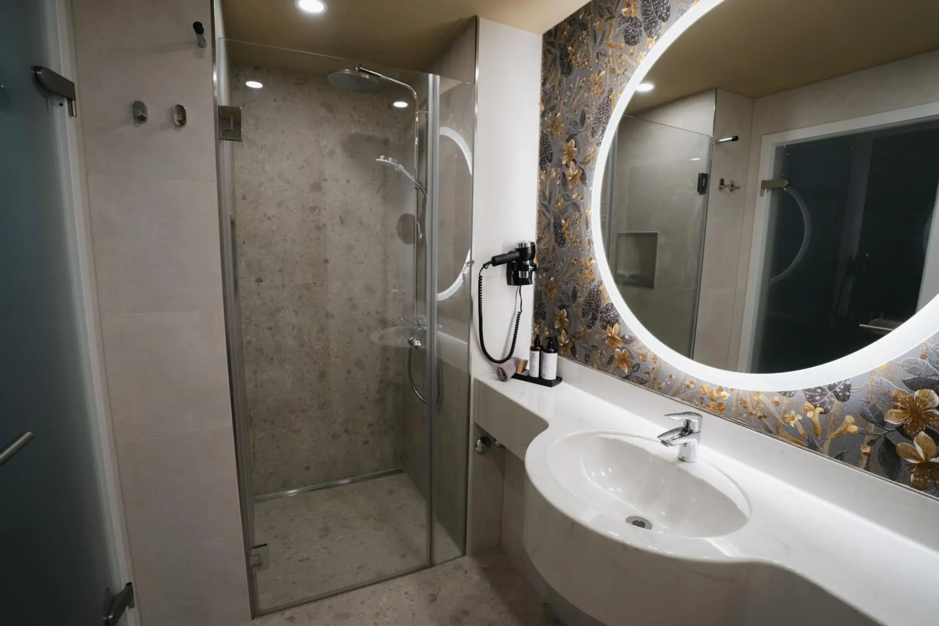 Queen Room - single occupancy in Ringhotel Niedersachsen Queen Room - single occupancy in Ringhotel Niedersachsen