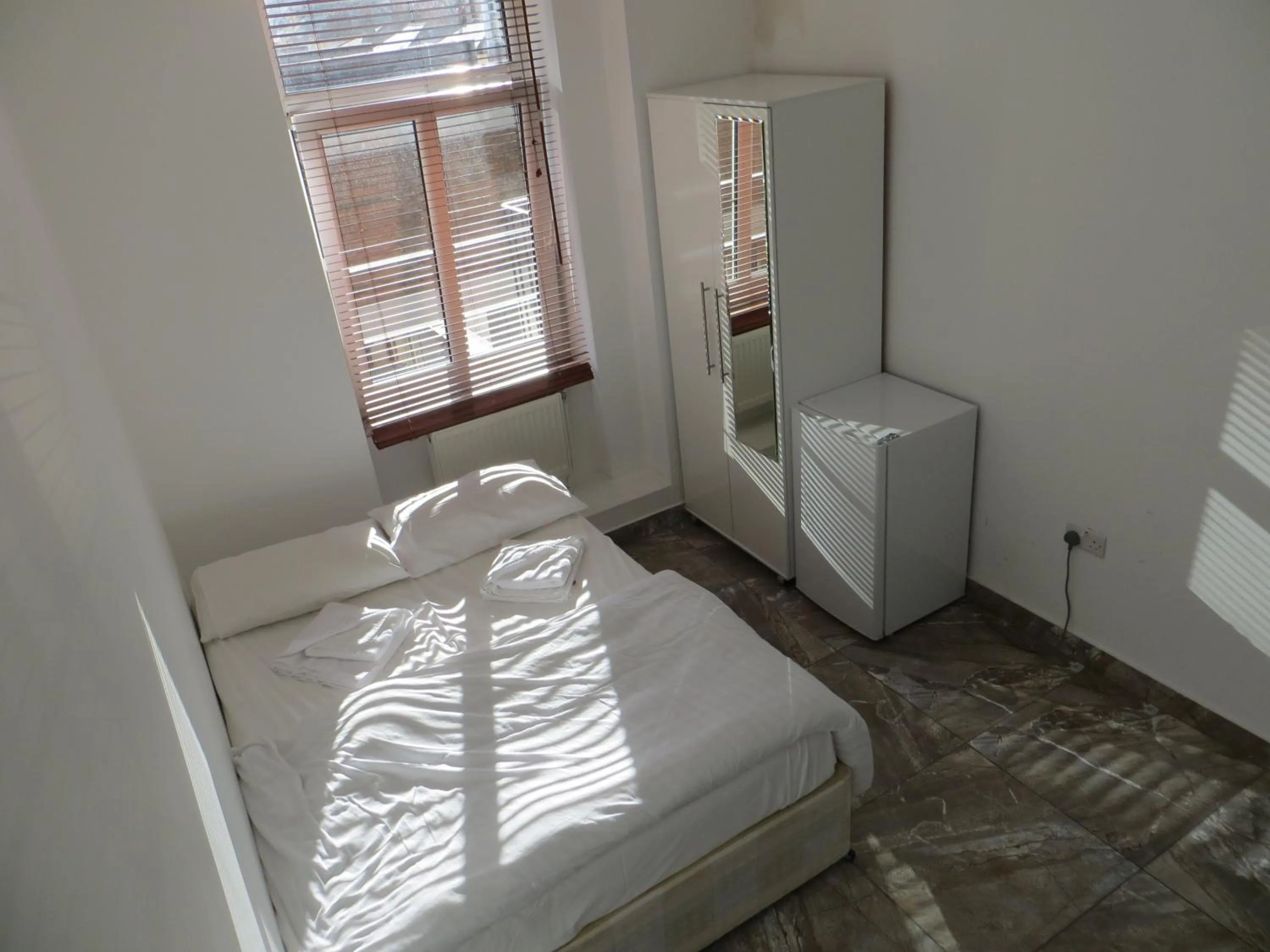 Photo of the whole room in Abercorn House