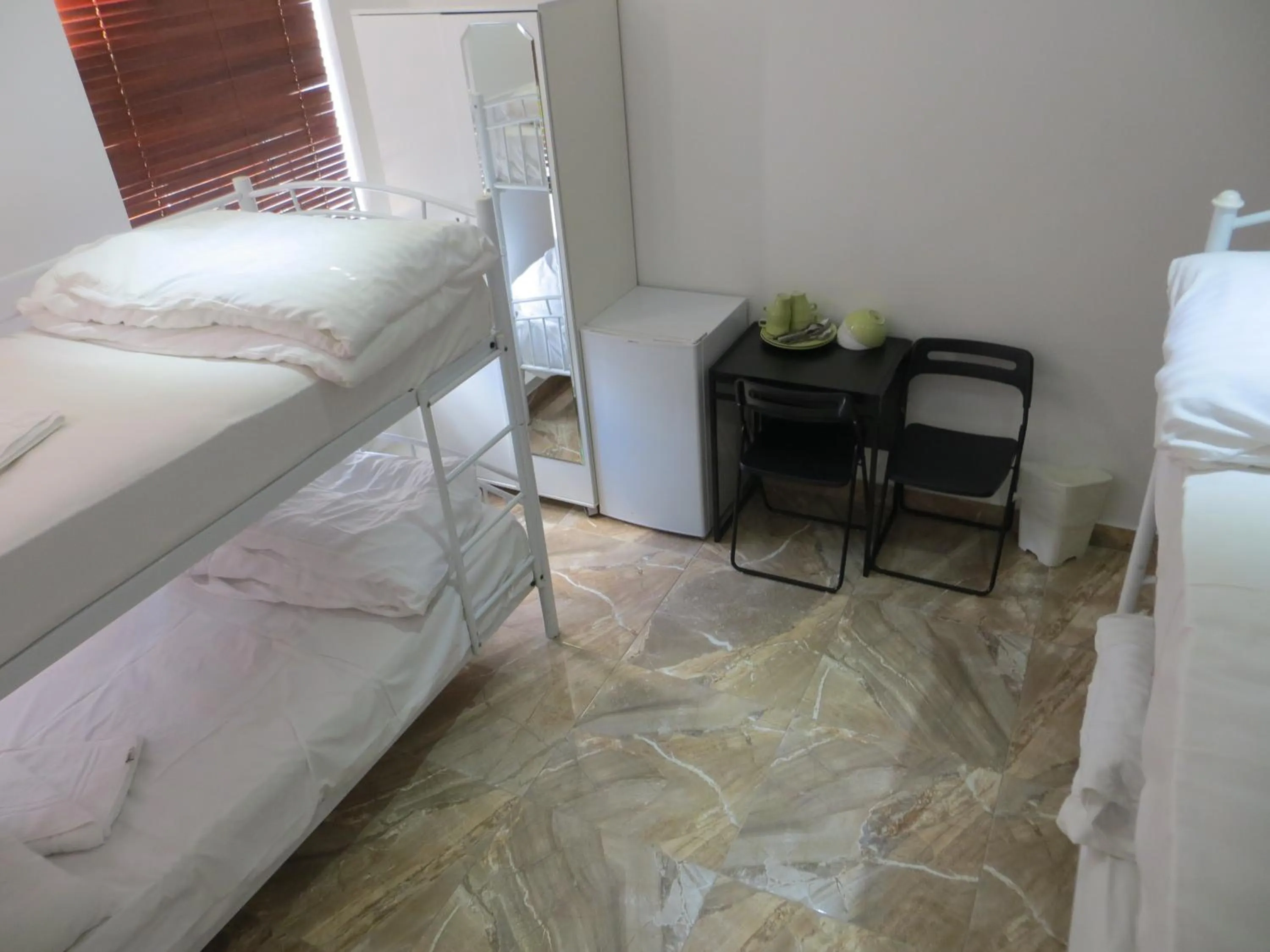 Photo of the whole room in Abercorn House