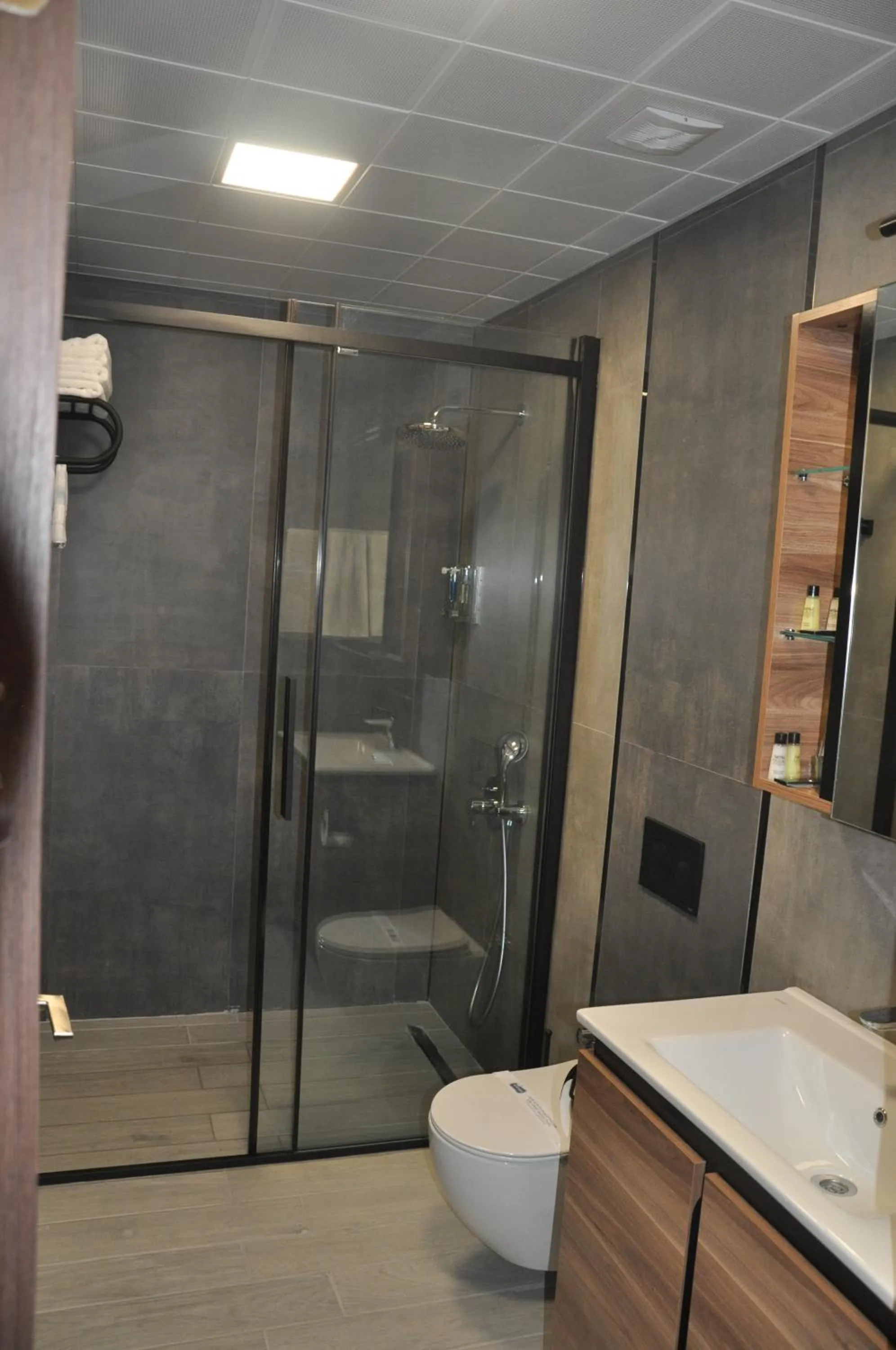 Bathroom in GOLAZ SUİT OTEL