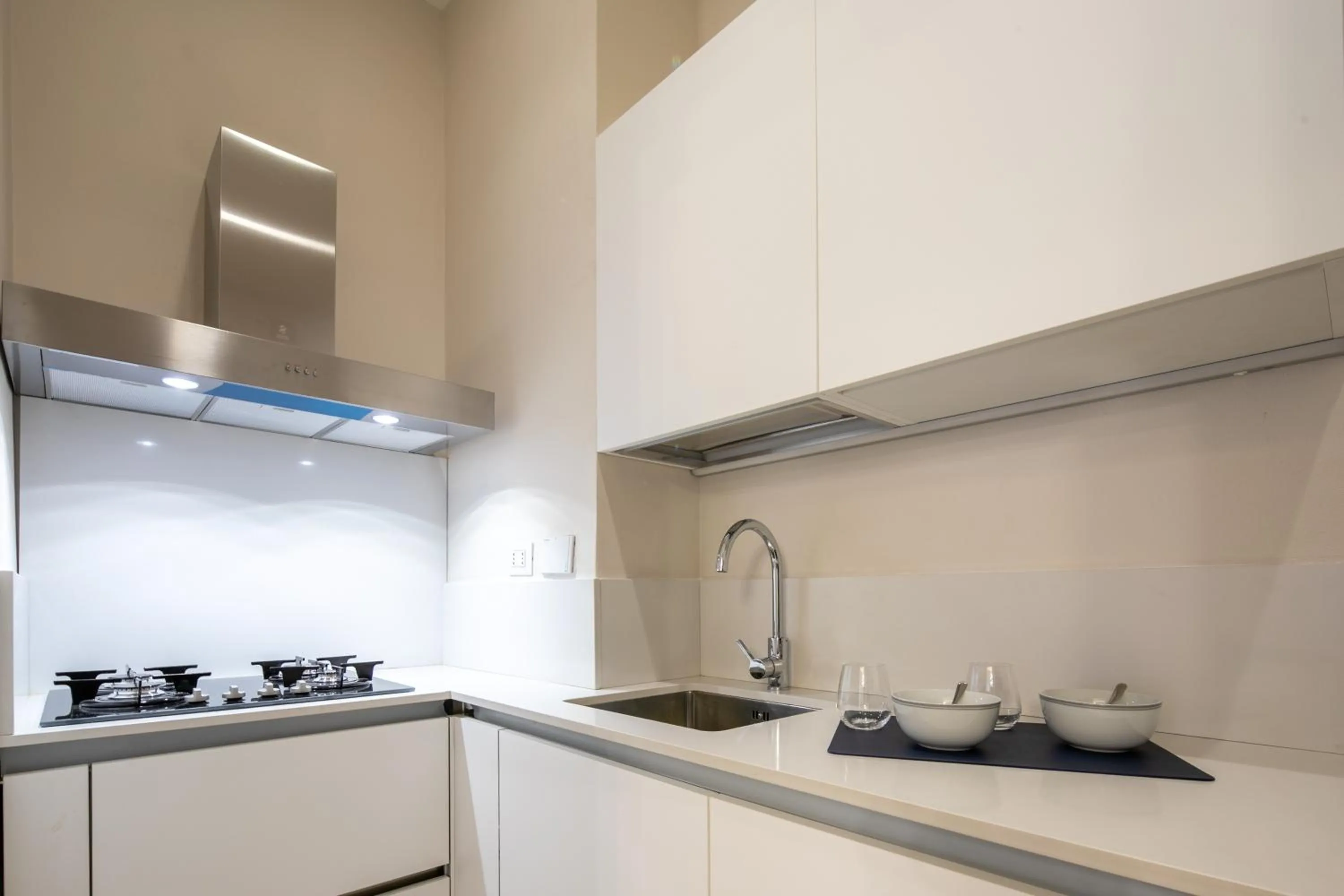 Kitchen or kitchenette in Luxury Blue Duomo by Mmega