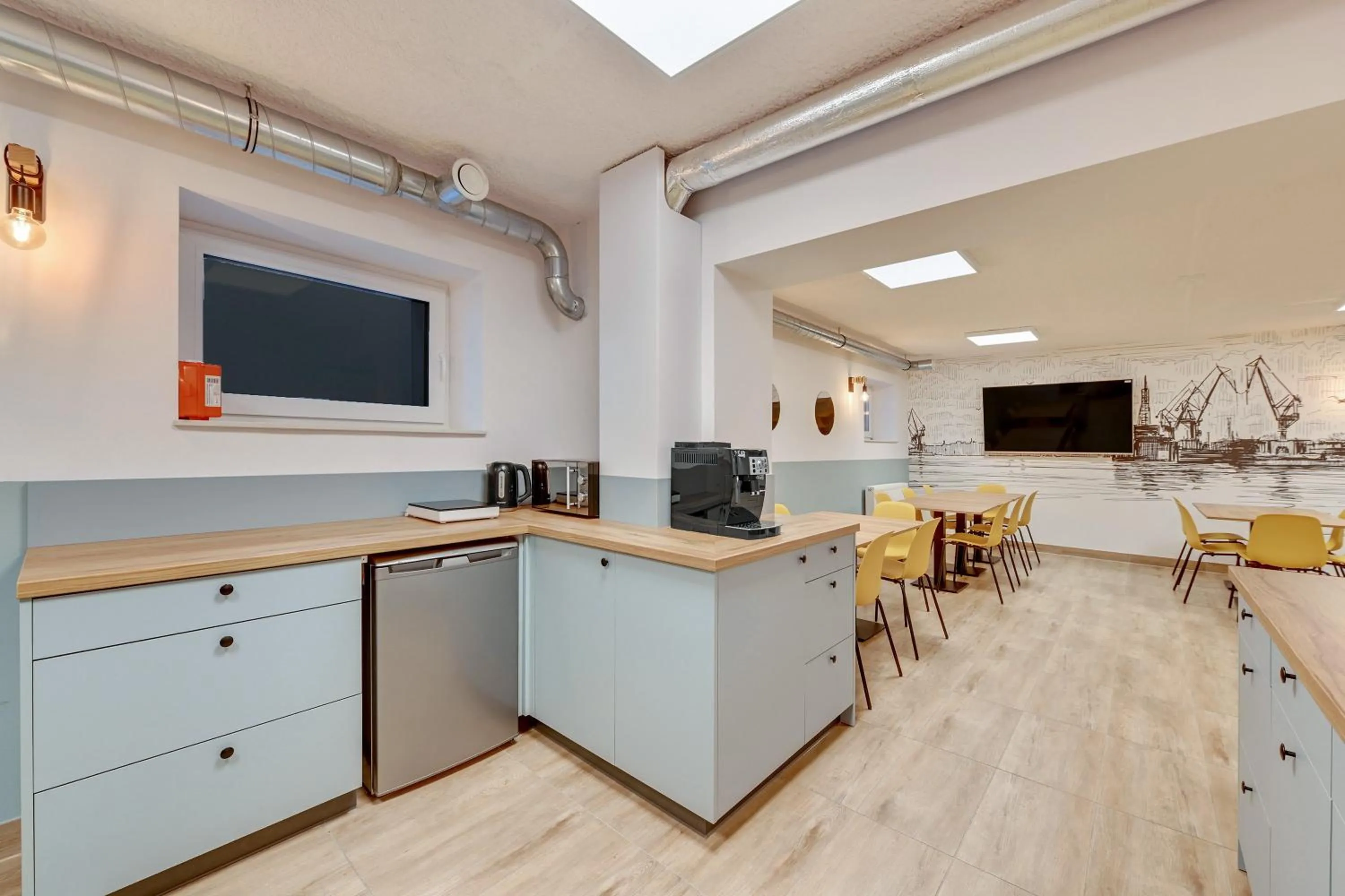 Communal lounge/ TV room in Apartgdynia