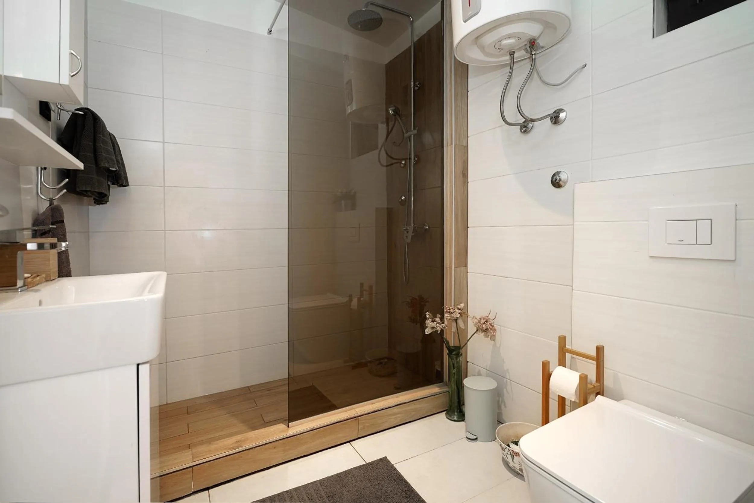 Shower in Beach House Belgrade