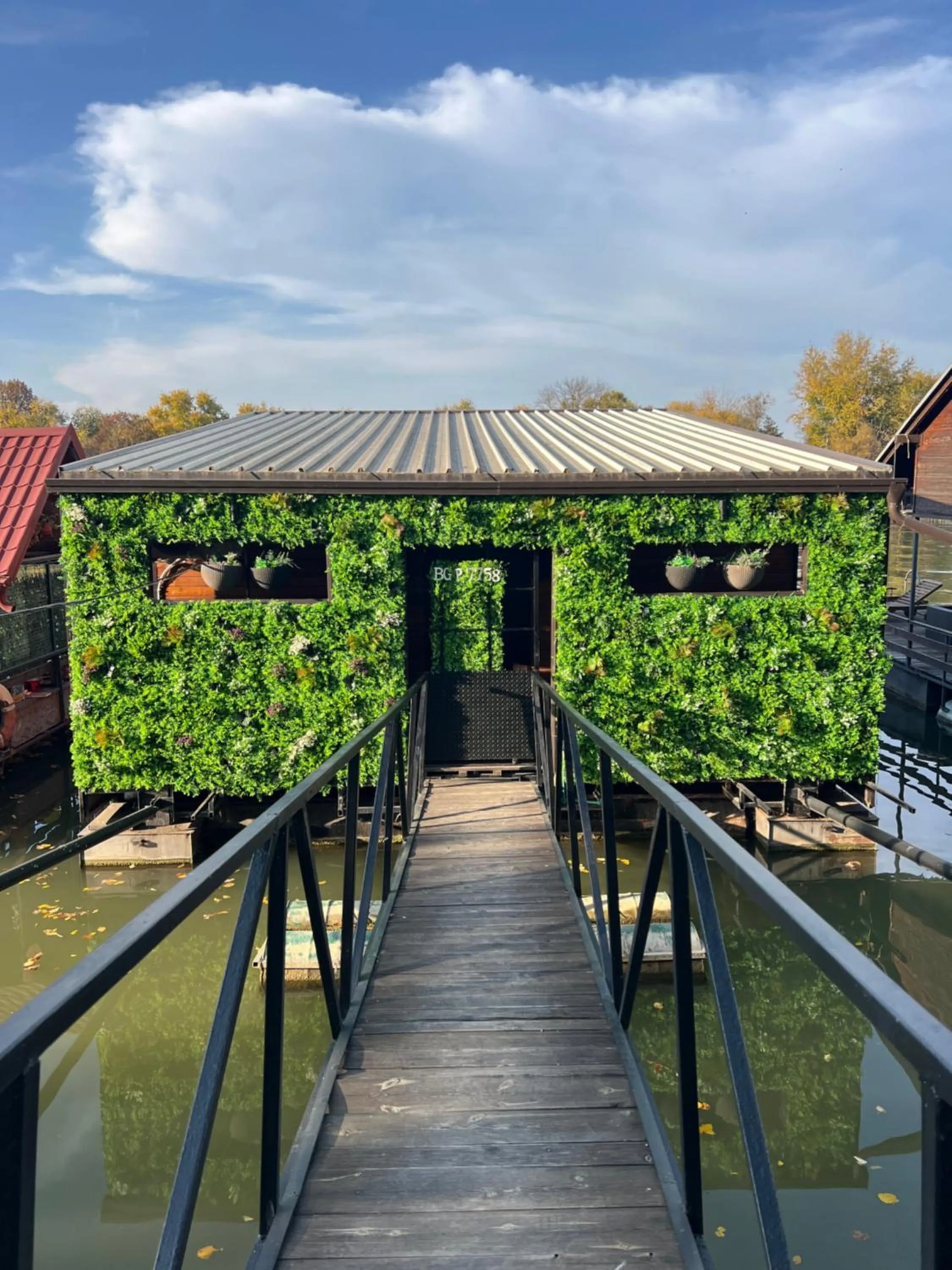 Facade/entrance in Beach House Belgrade