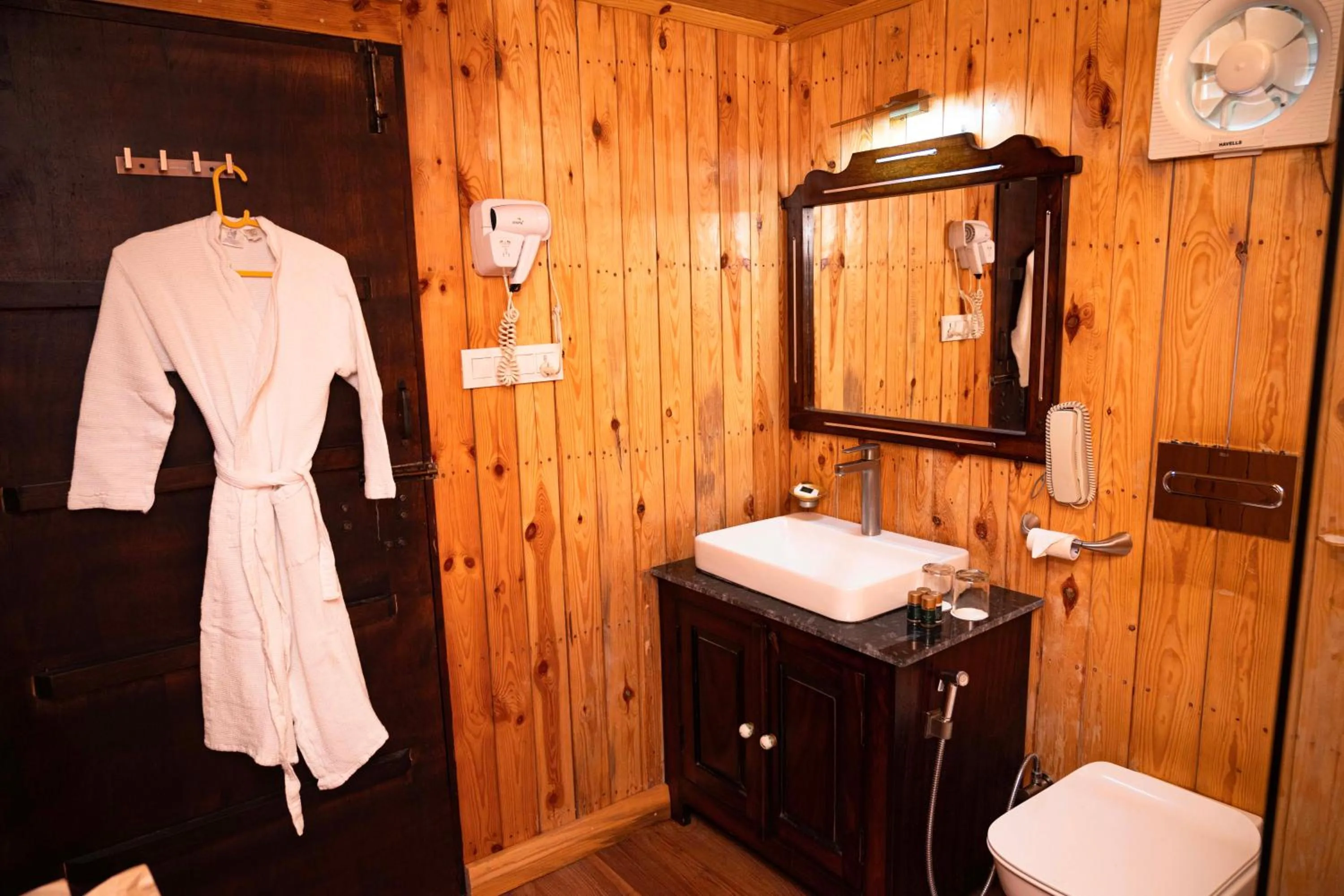 Bathroom in Om Vilas Benares, Varanasi