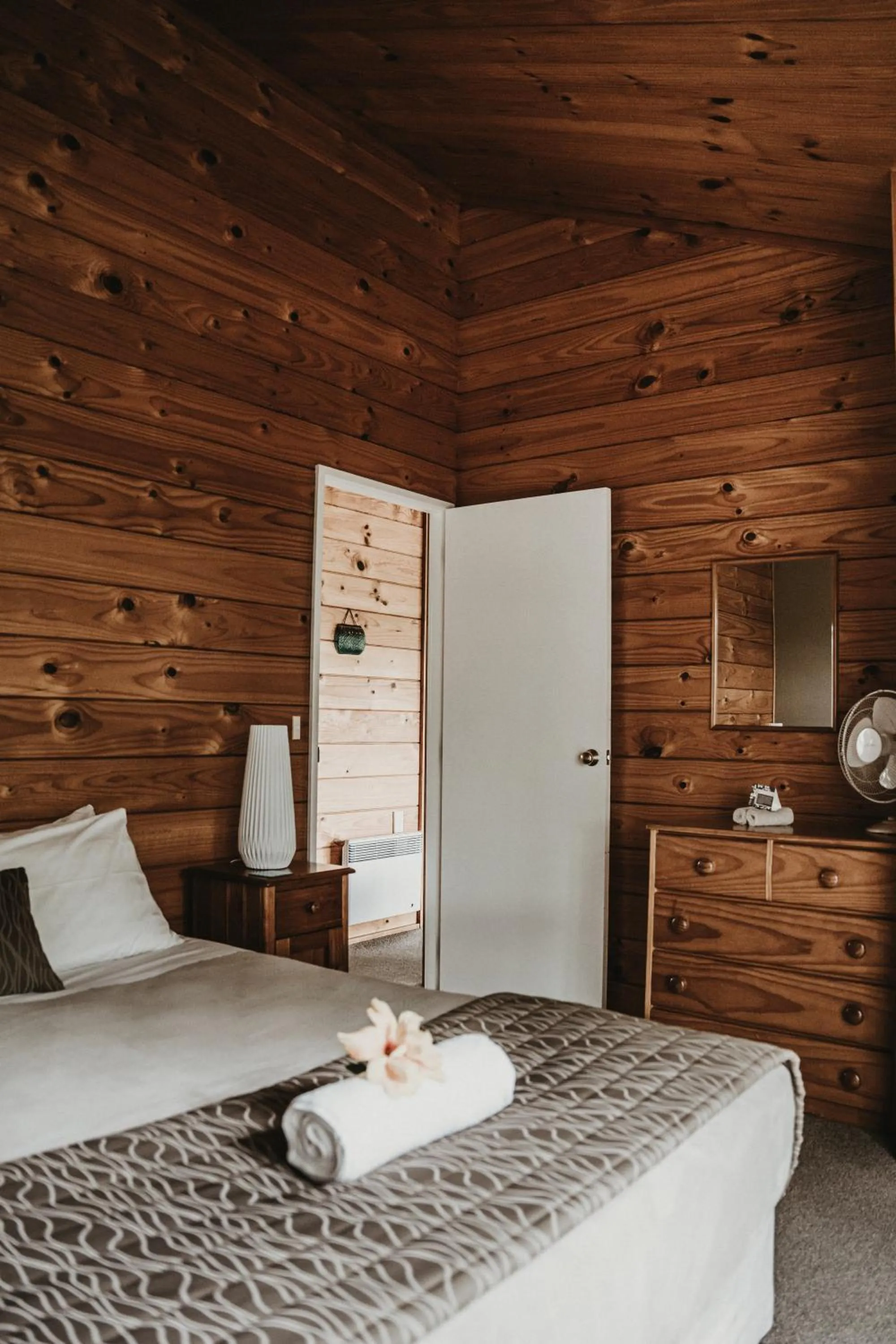 Bedroom, Bed in Tatahi Lodge Beach Resort