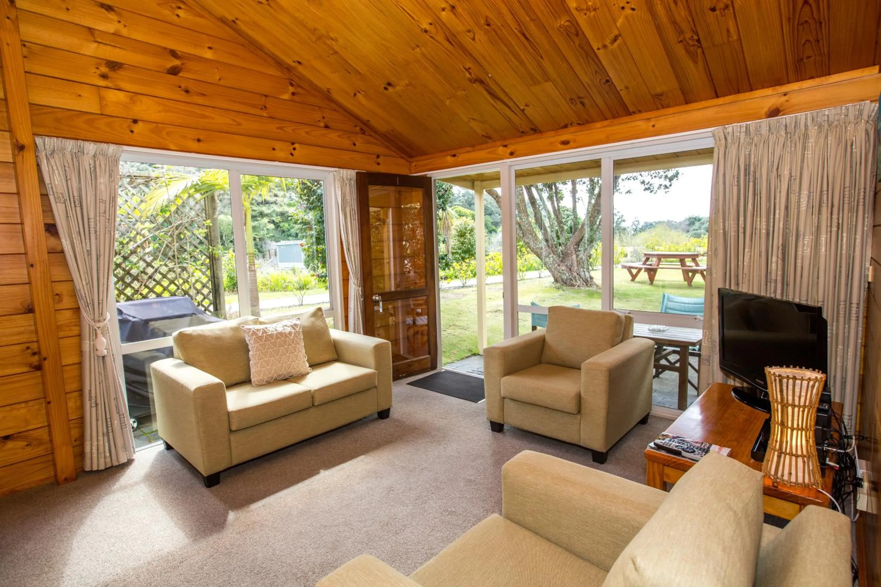 Living room in Tatahi Lodge Beach Resort