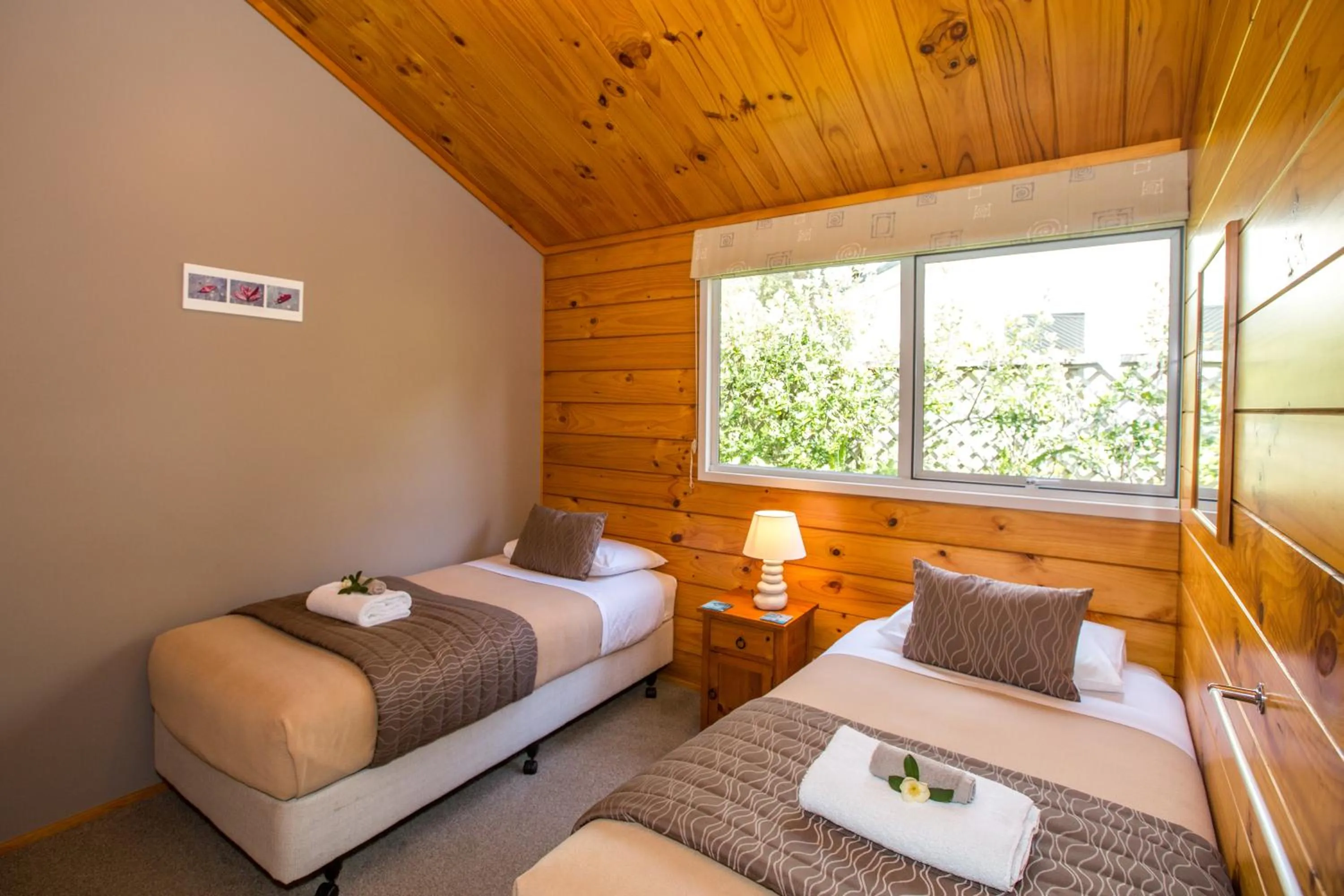 Bed in Tatahi Lodge Beach Resort