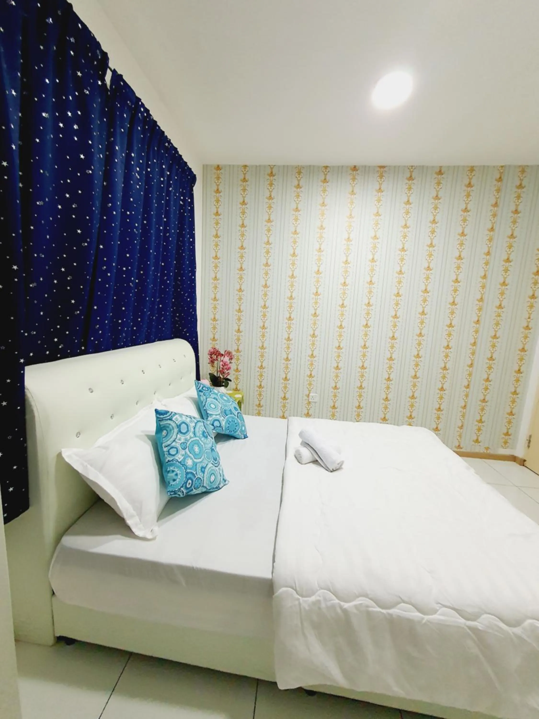 Vista Royal Homestay