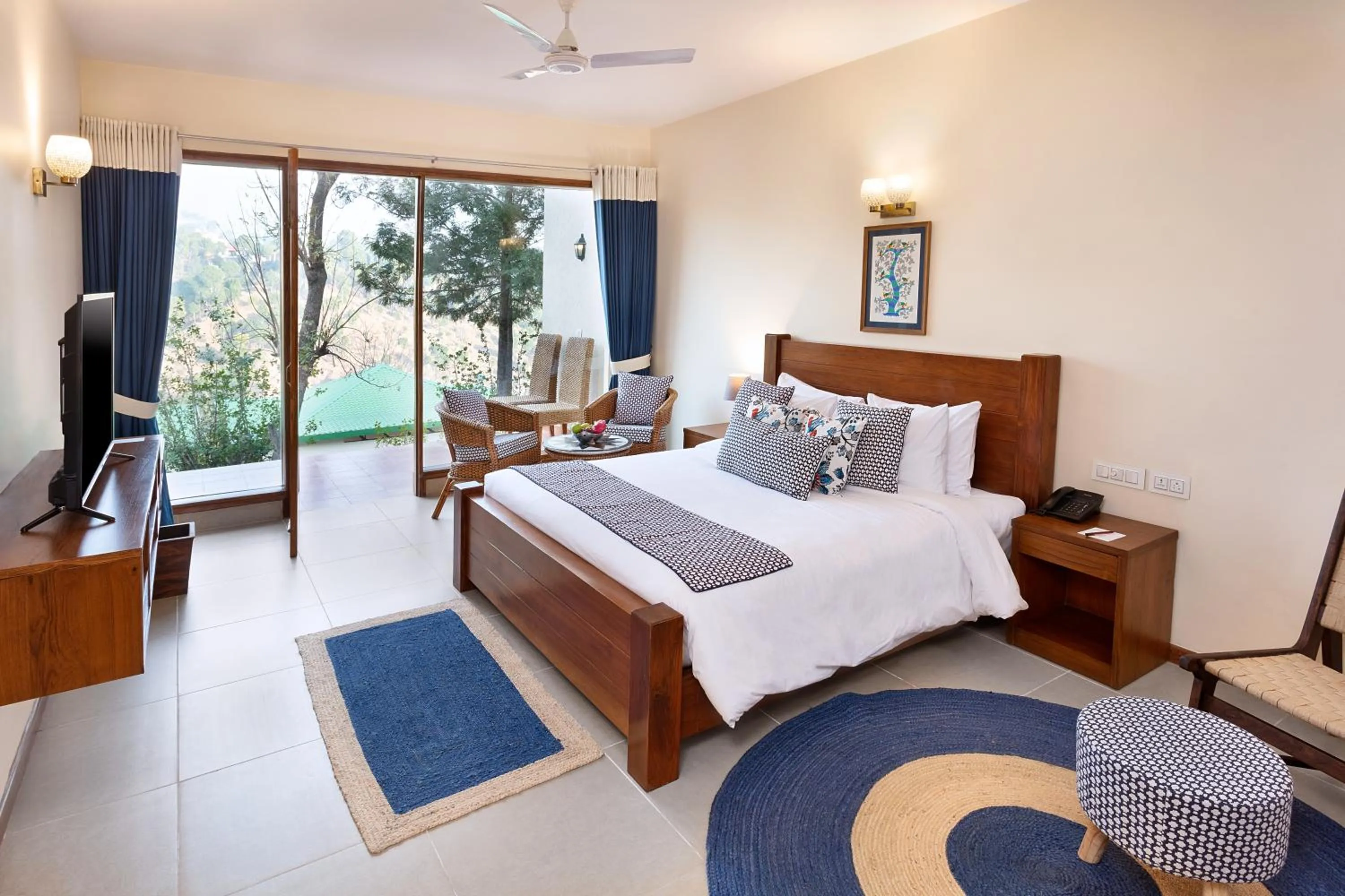 Bed in Suryavilas Luxury Resort & Spa