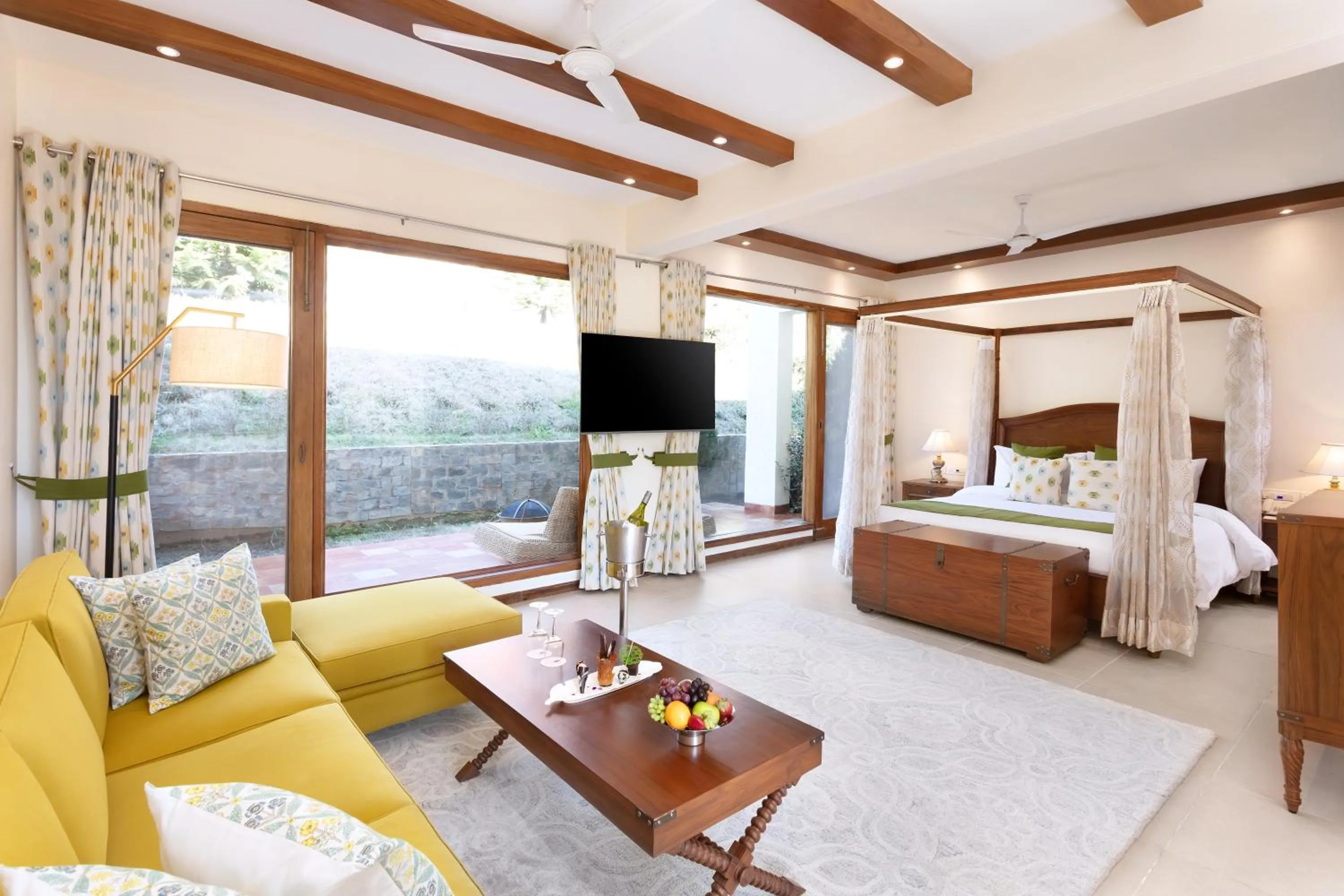Living room, Bed in Suryavilas Luxury Resort & Spa
