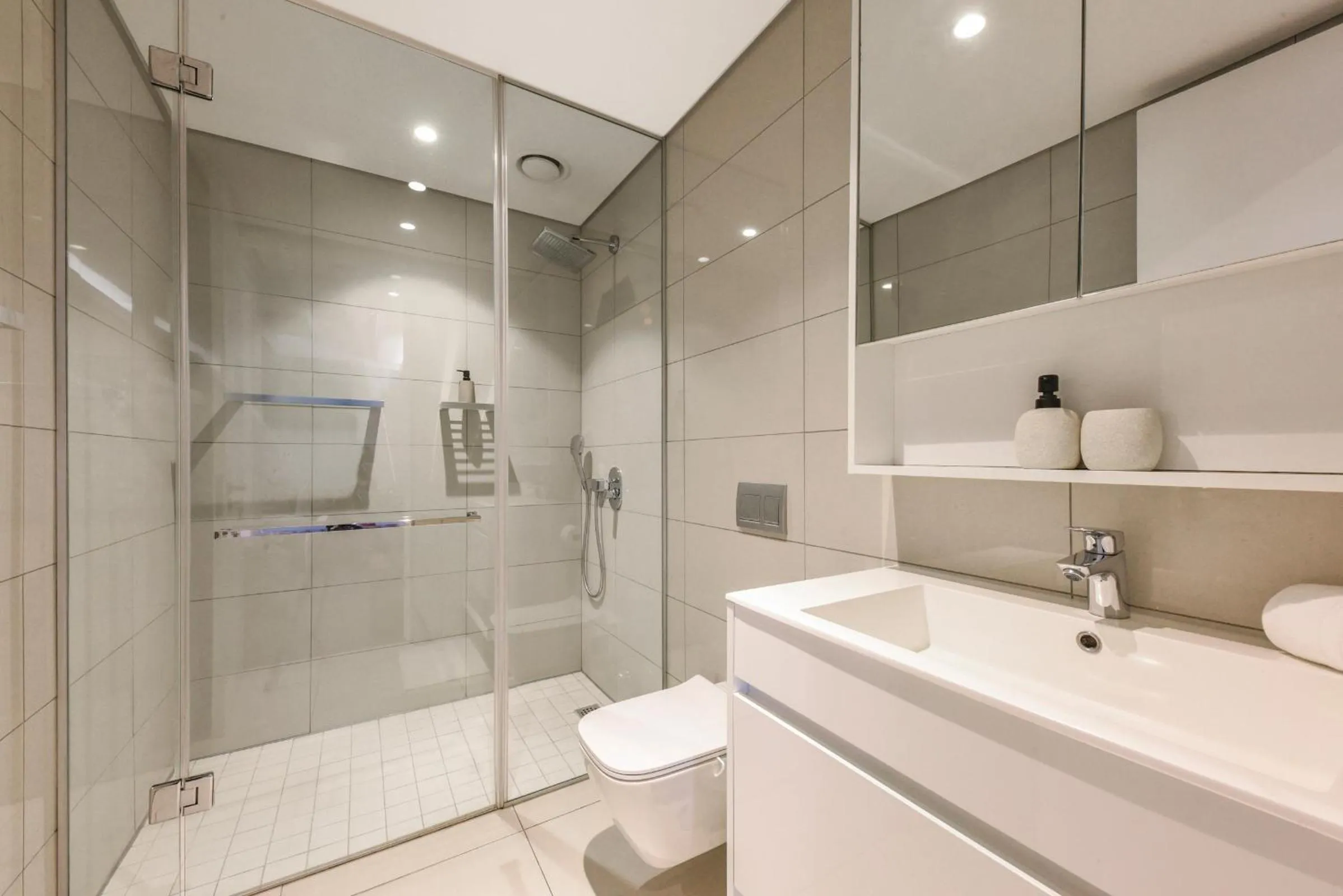 Shower in The Park Central Residence - WITH GENERATOR