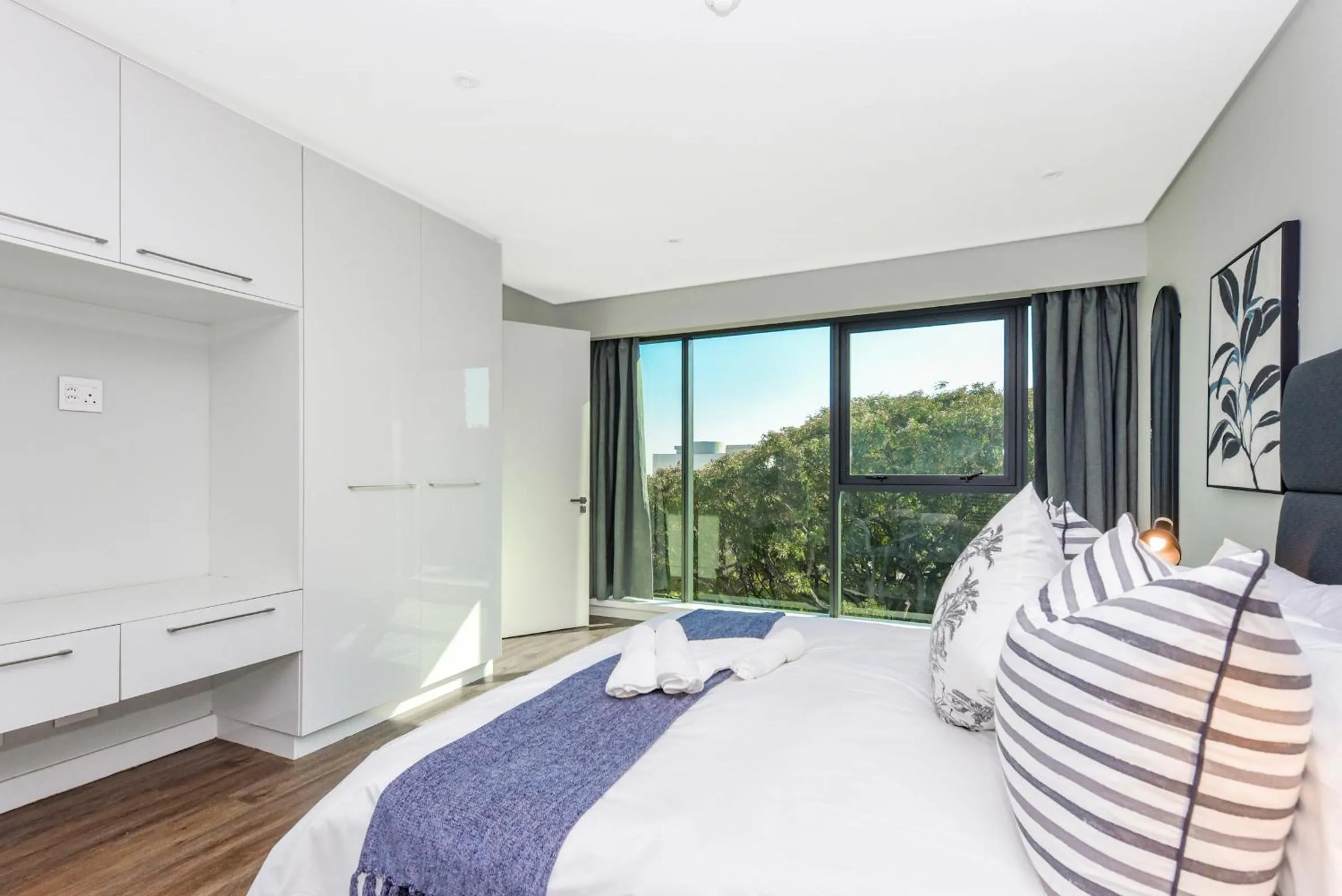 Bed in The Park Central Residence - WITH GENERATOR