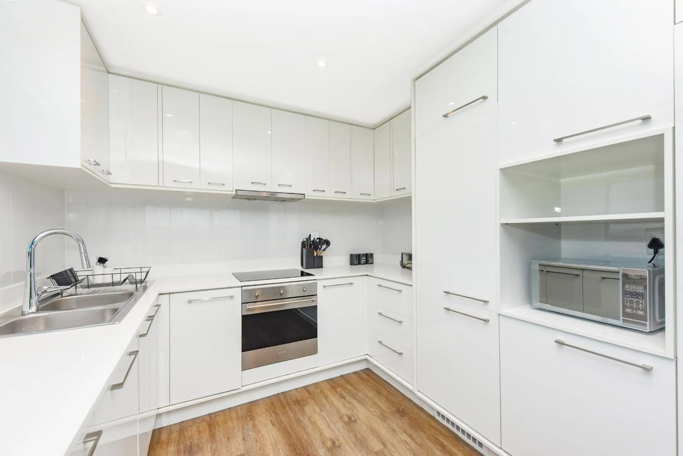 Kitchen or kitchenette in The Park Central Residence - WITH GENERATOR