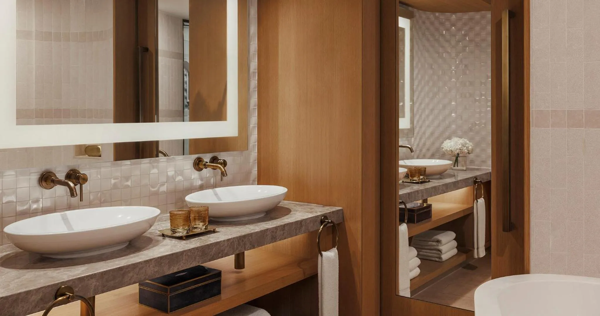 Bathroom in Jumeirah Beach Hotel Dubai