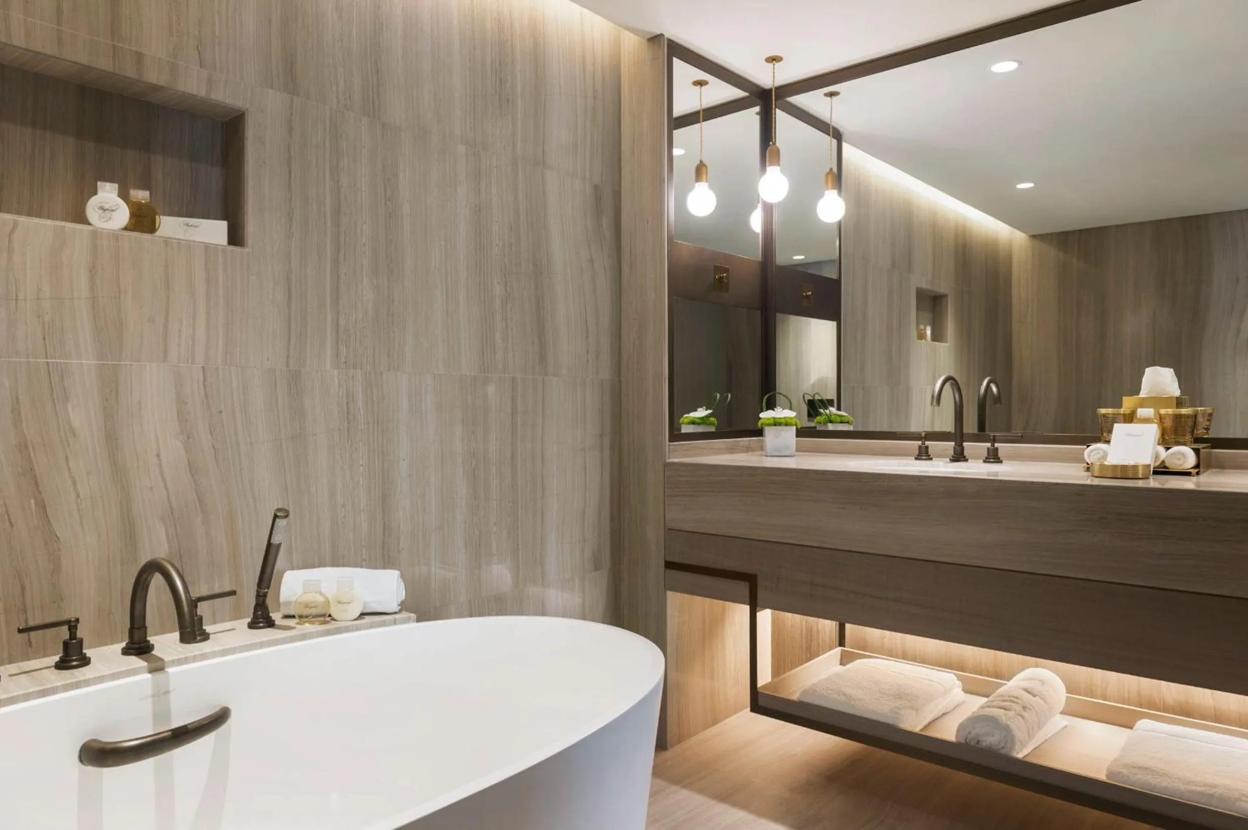 Bathroom in Jumeirah Beach Hotel Dubai