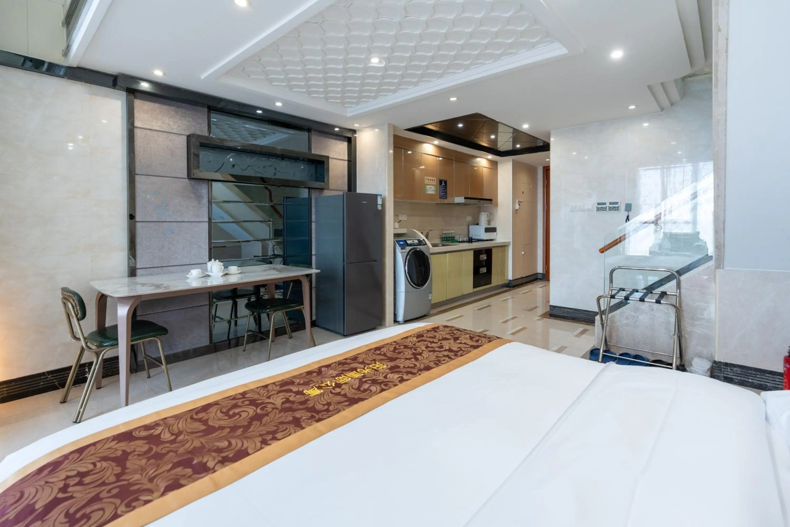 Bed in Guangzhou Hakka Apartment Beijing Road