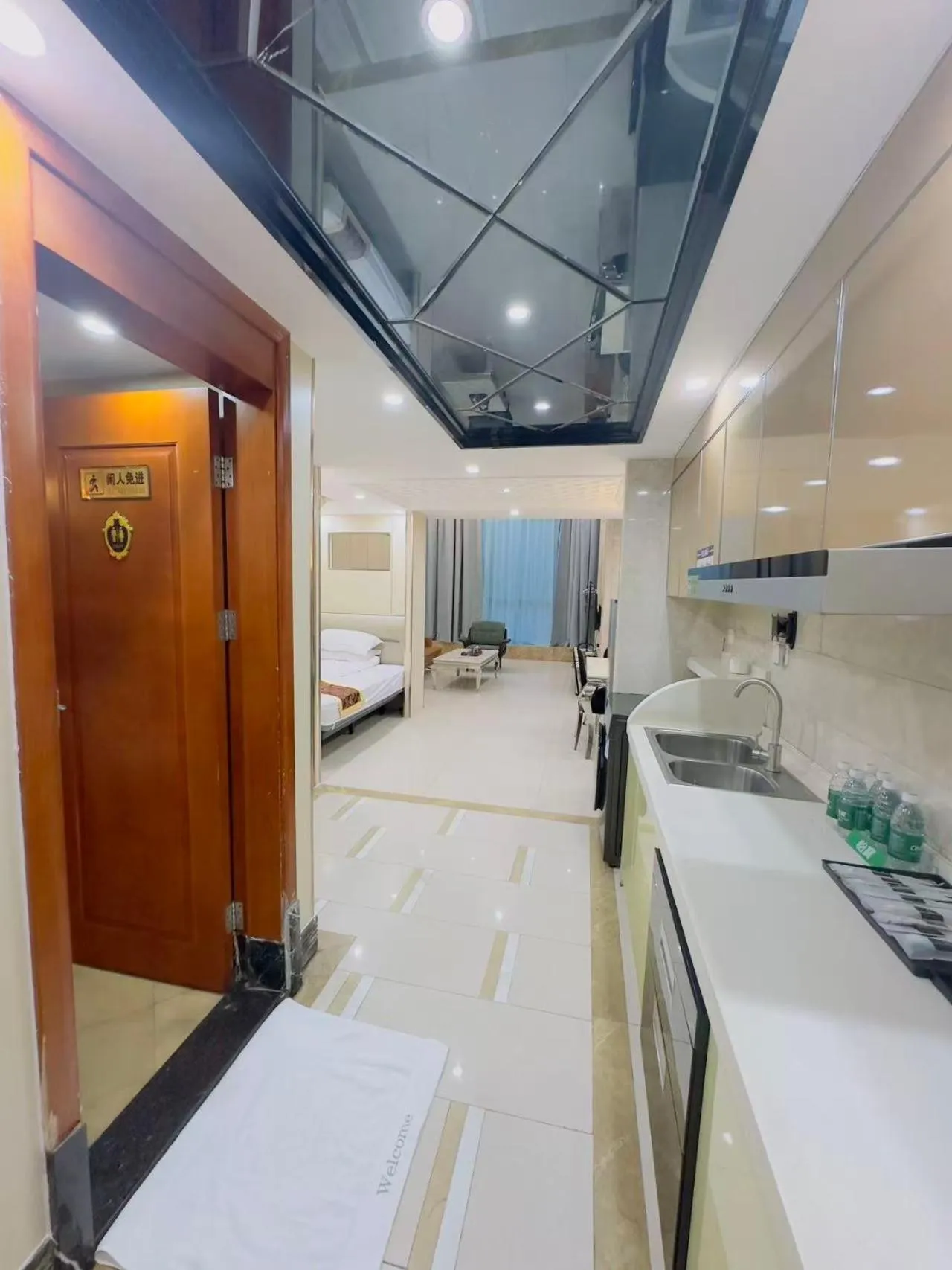 Bed in Guangzhou Hakka Apartment Beijing Road