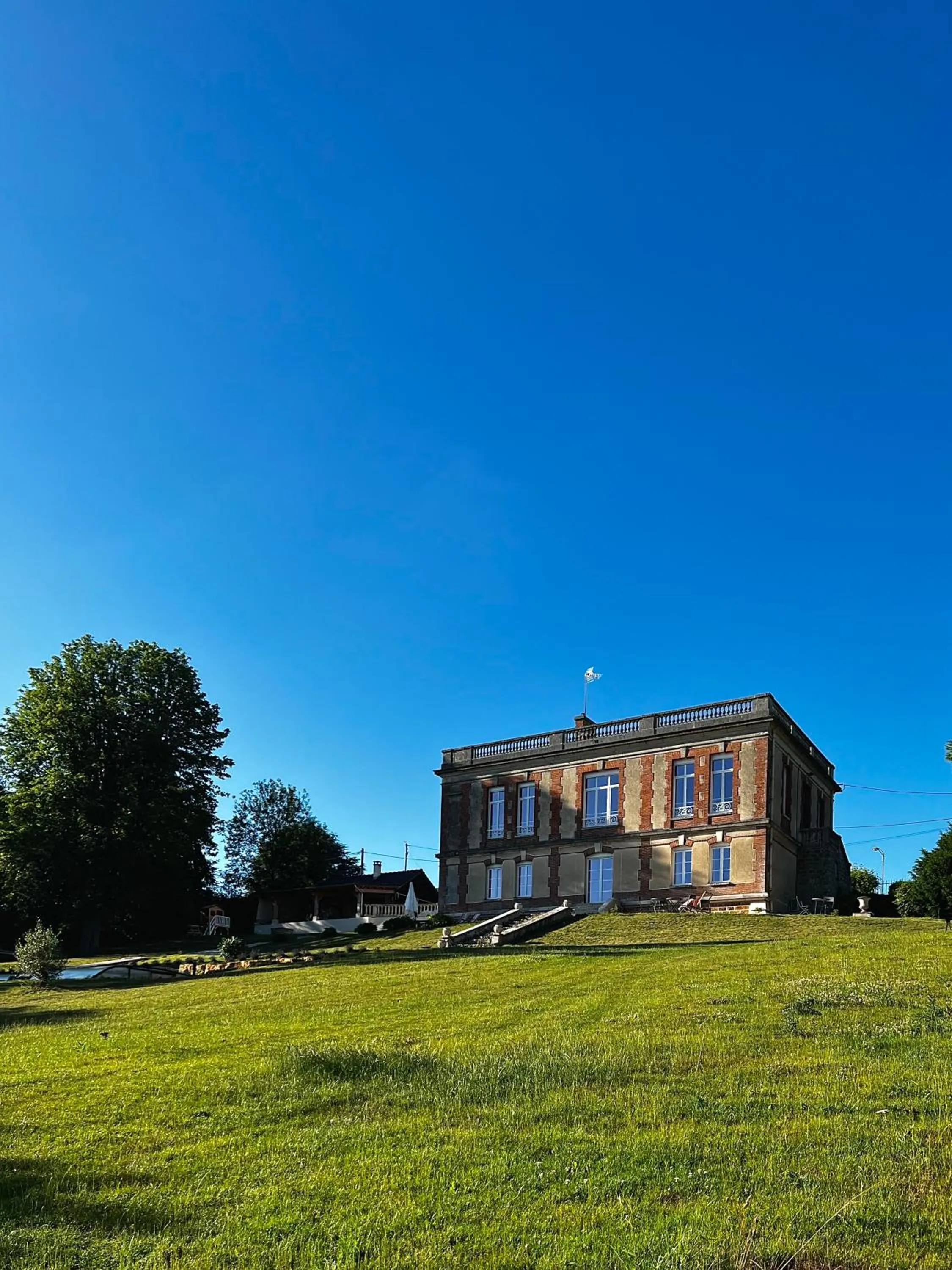 Property building in Demeure de la Garenne