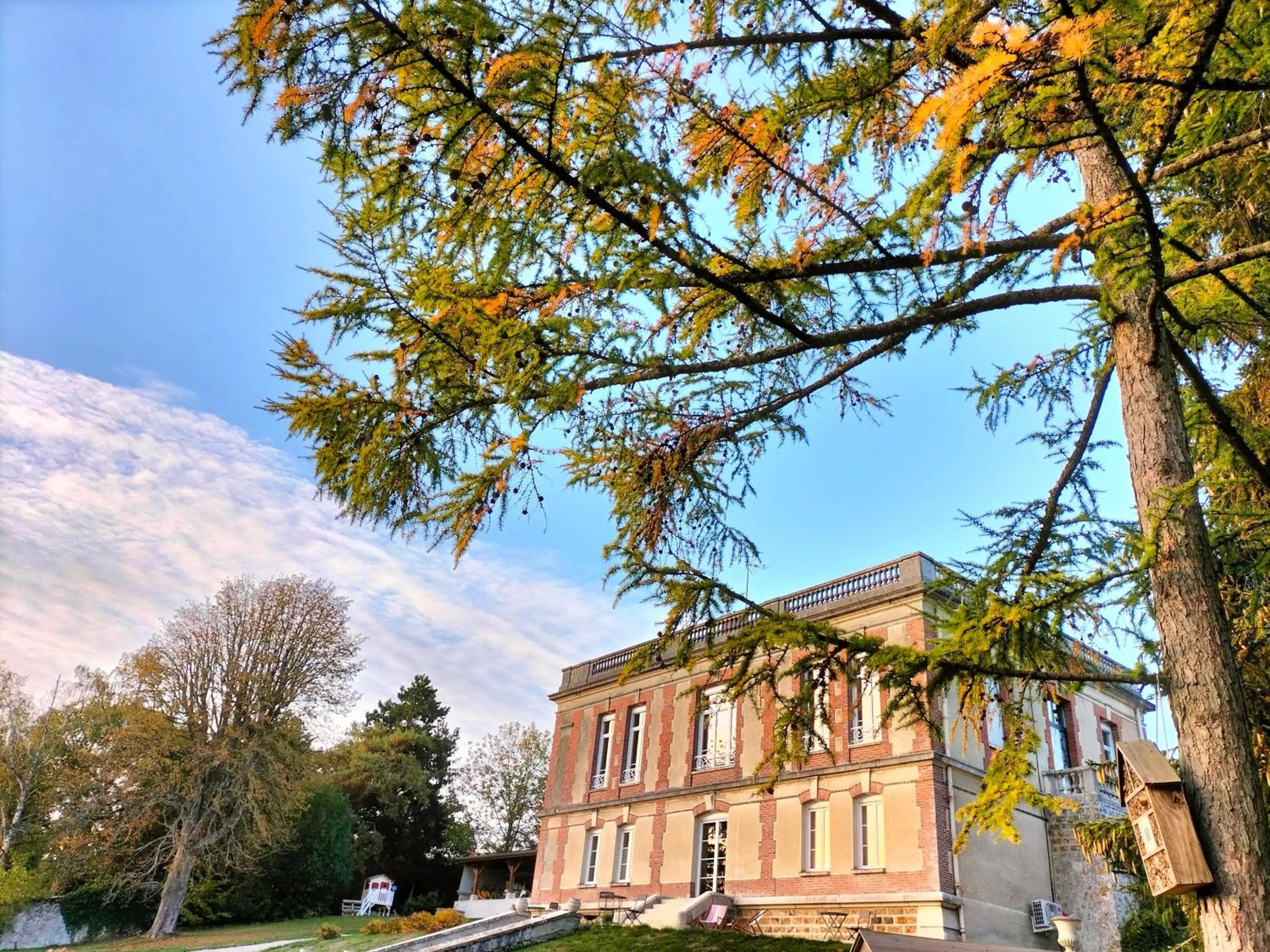 Property building in Demeure de la Garenne