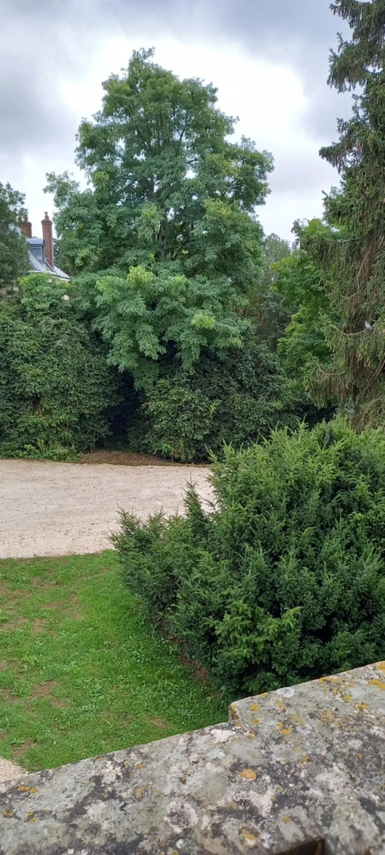 Parking in Demeure de la Garenne