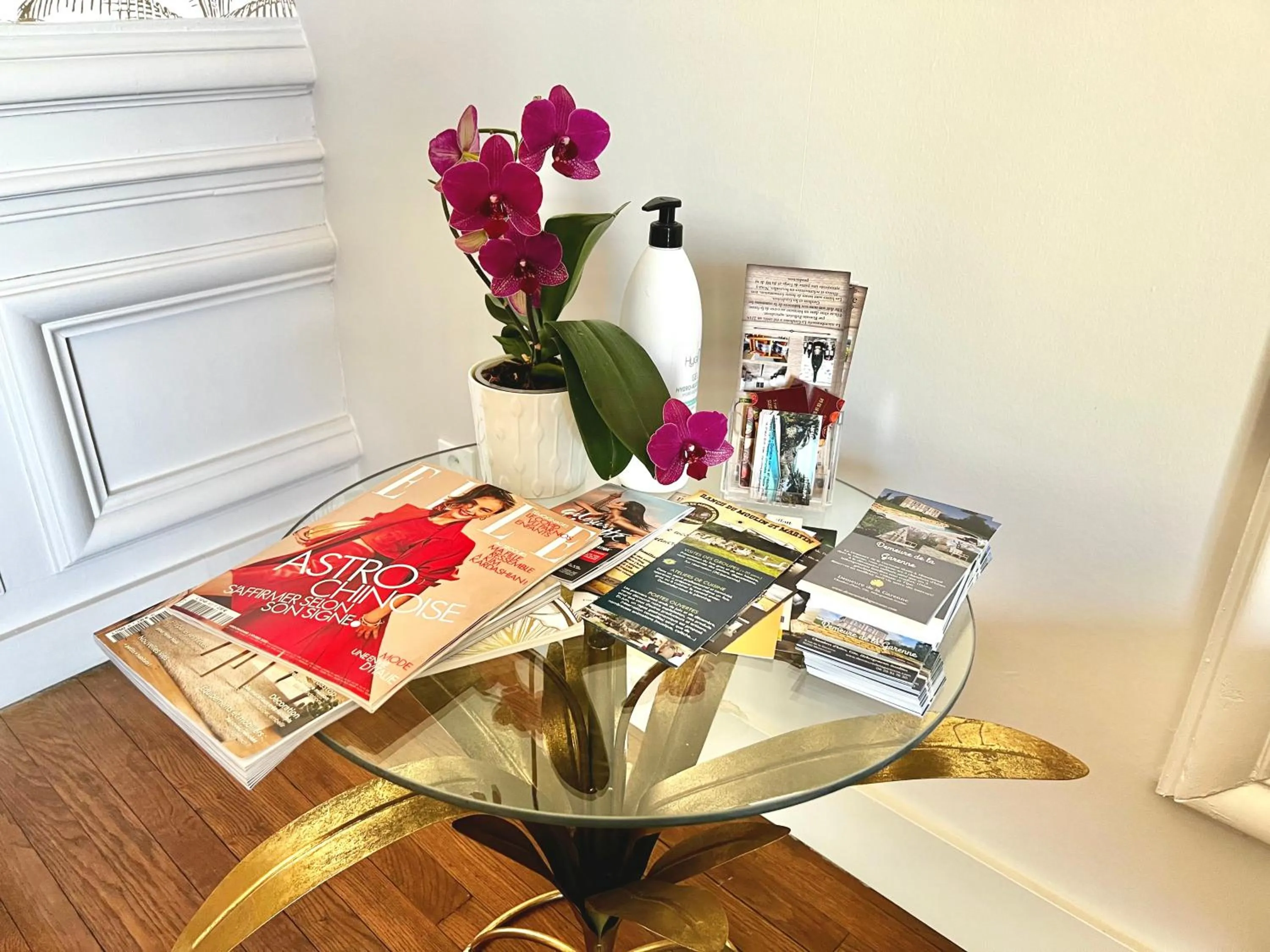 Decorative detail in Demeure de la Garenne