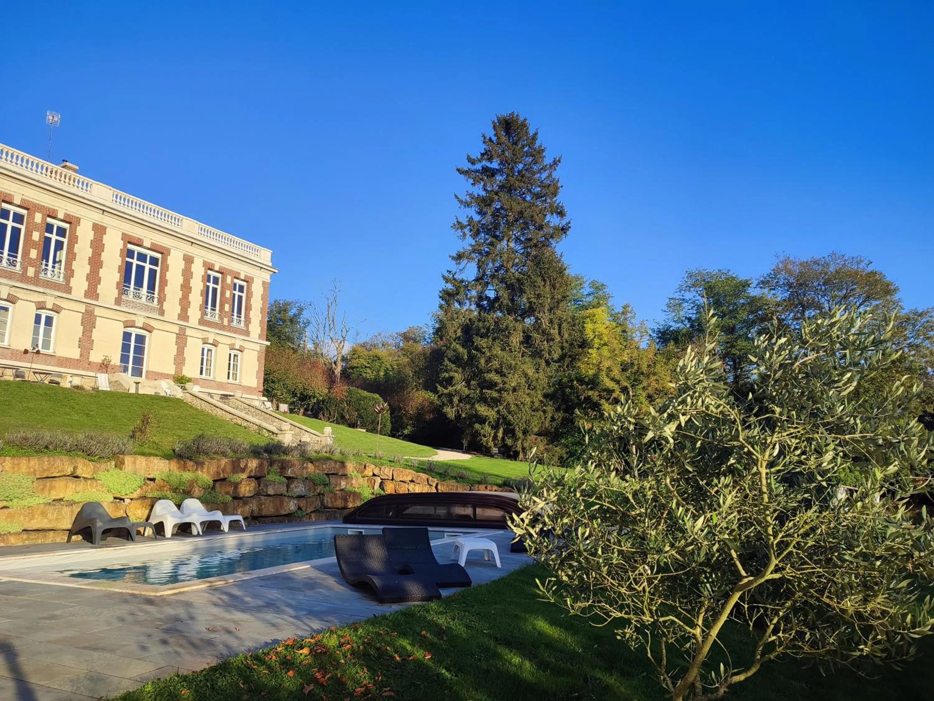 Garden in Demeure de la Garenne