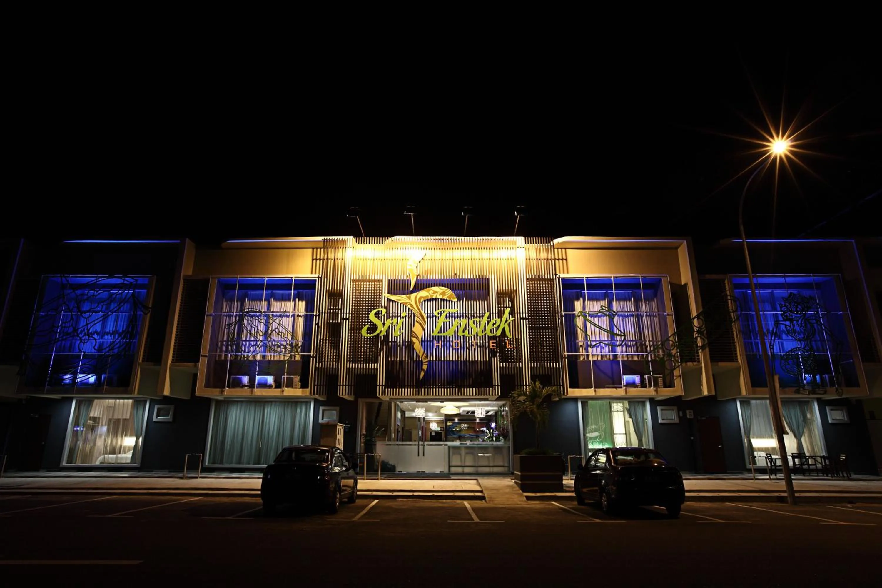 Facade/entrance in Sri Enstek Hotel KLIA, KLIA 2 & F1