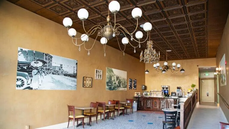 Restaurant/places to eat in Belvada Hotel