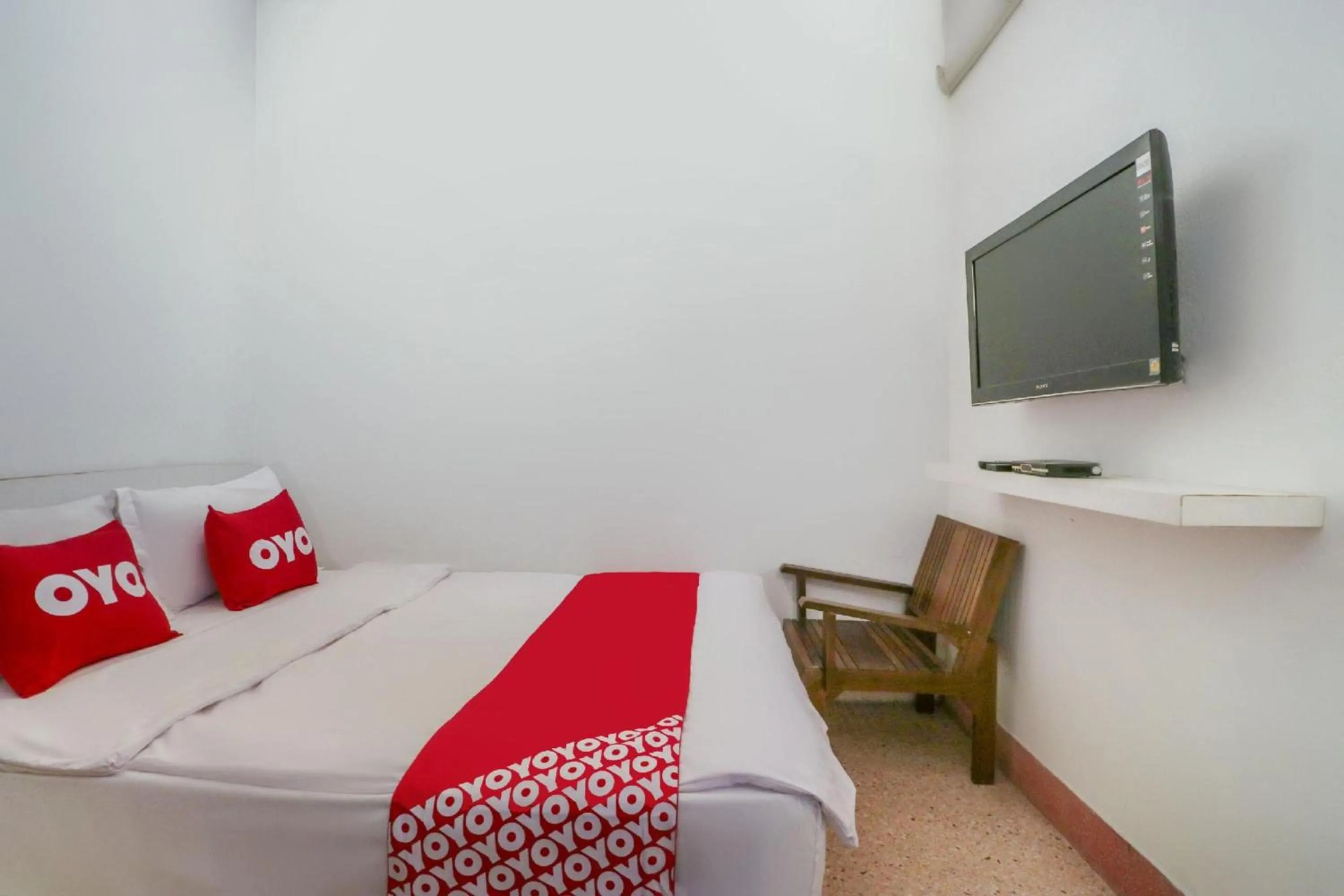 Bedroom, Bed in Bangkok Hub Hostel