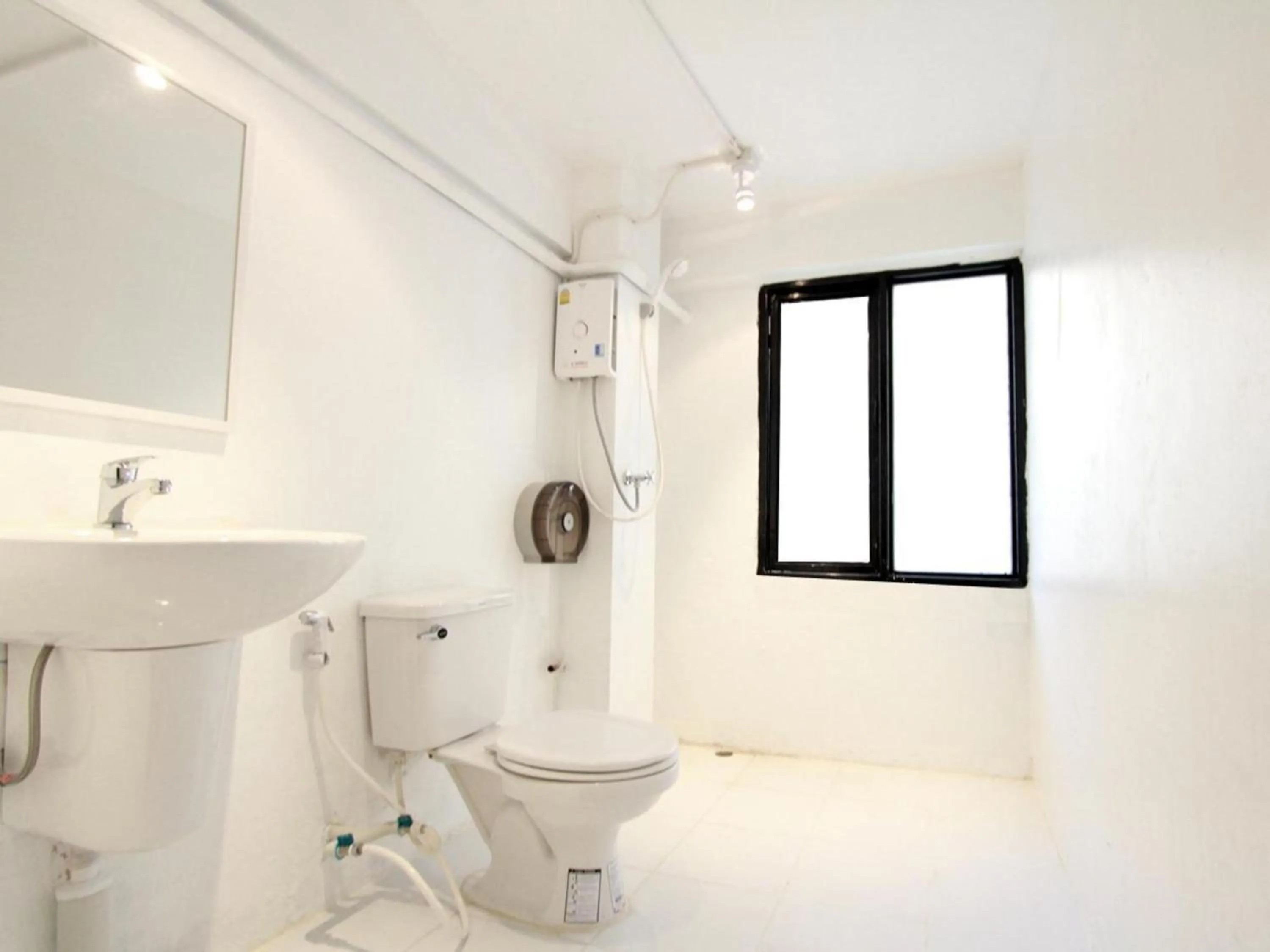 Bathroom in Bangkok Hub Hostel